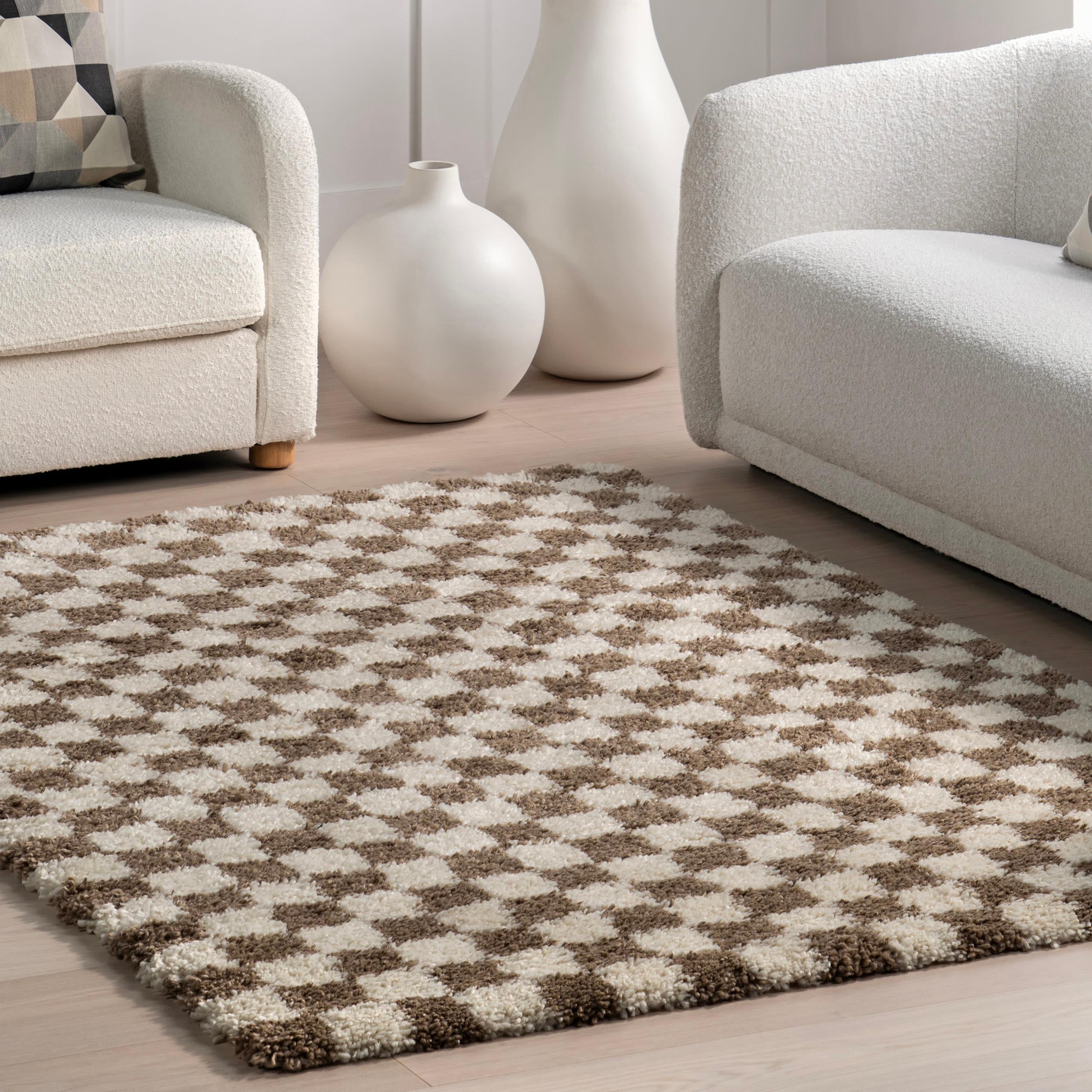 Nuloom Adelaide Checkered 4x6 Shag Indoor Area Rug for Living Room Bedroom Dining Room Nursery, Beige/Brown