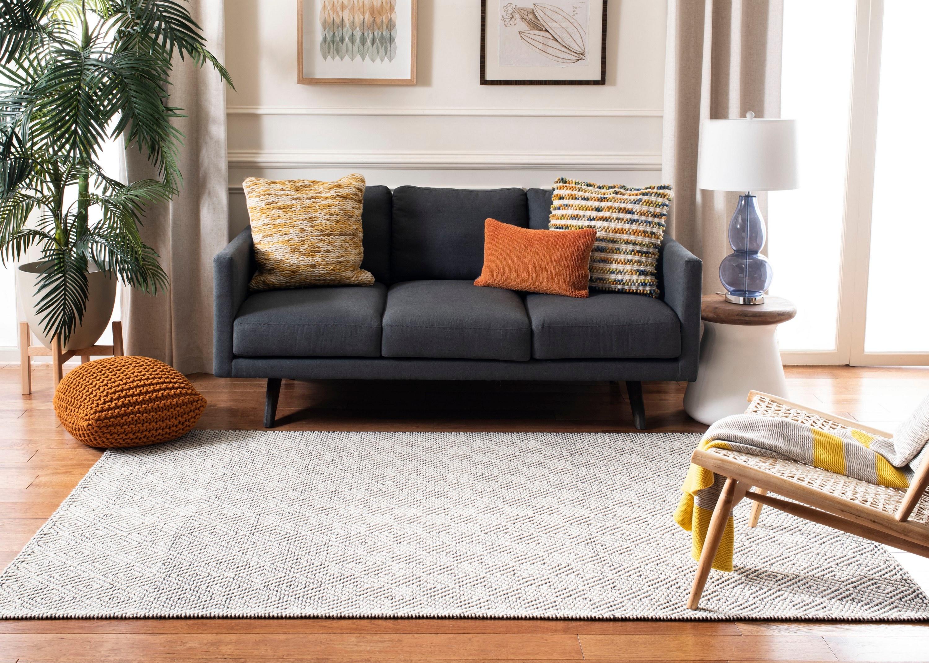 Gracie Oaks Matchett Hand Woven Wool Geometric Rug