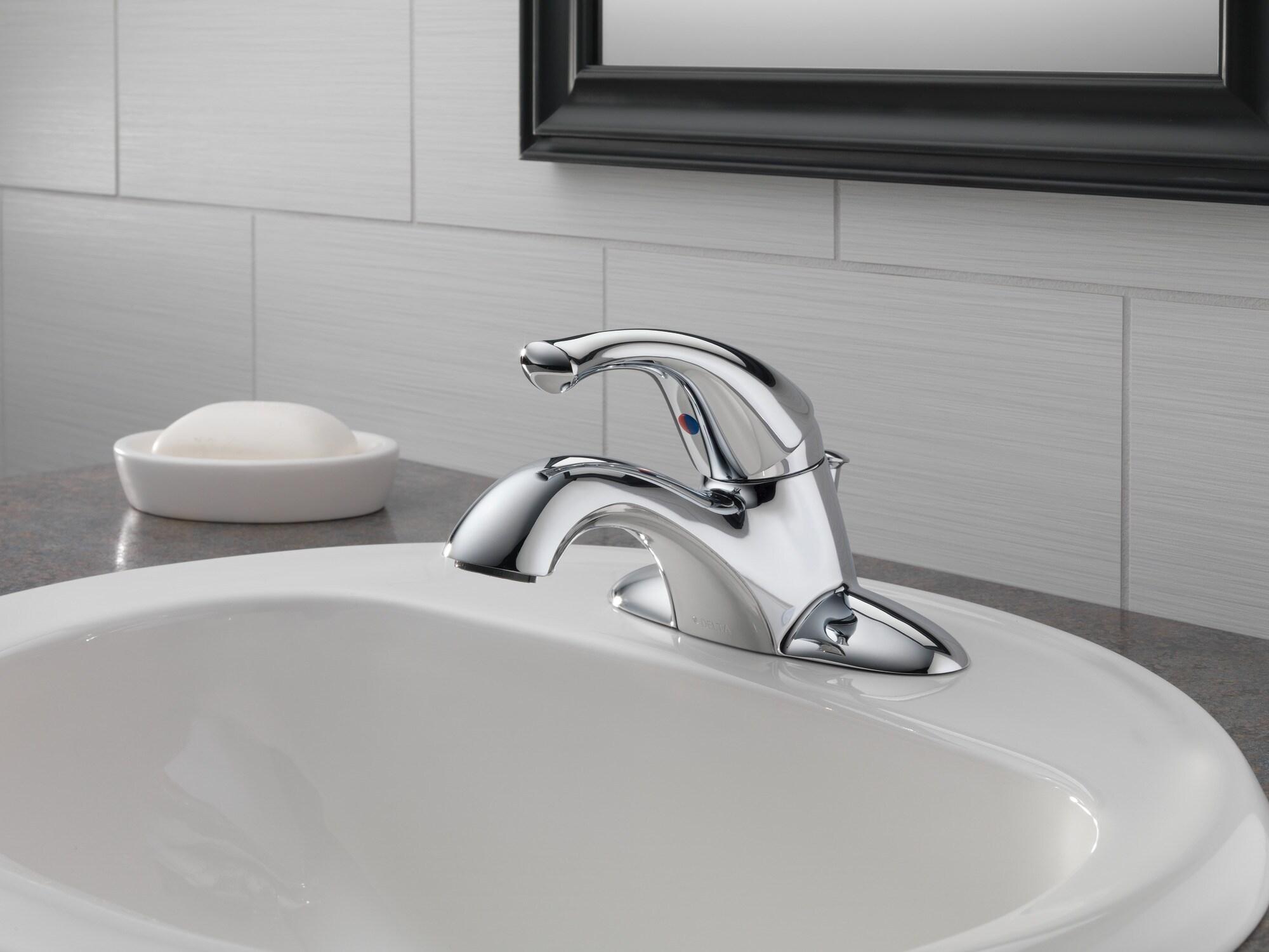 Classic Centerset Bathroom Faucet with Drain Assembly and DIAMOND™ Seal Technology