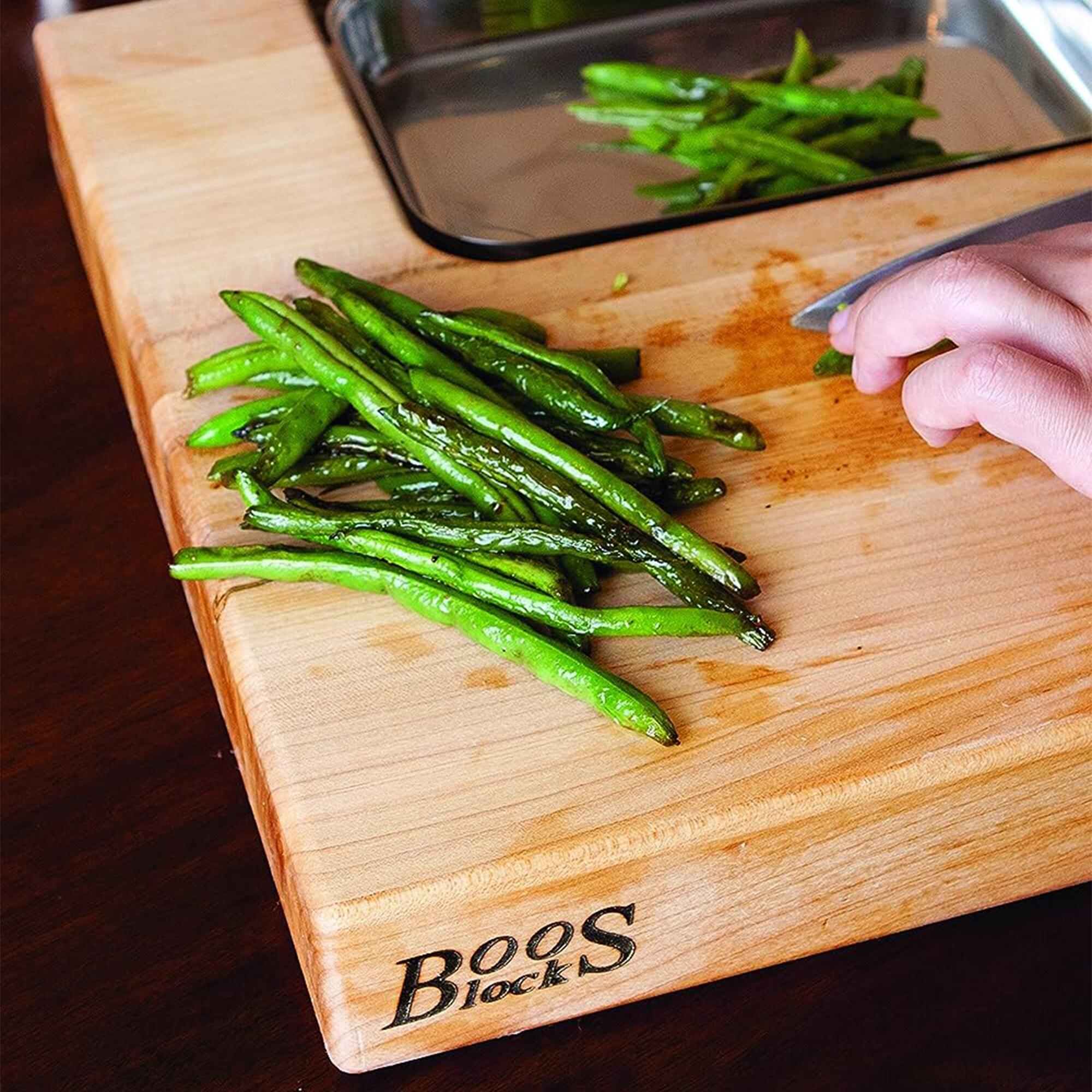 John Boos Boos Block Newton Prep Master Reversible Wood Cutting Board with Juice Groove and Pan, 2.25-Inch Thickness, 15" x 14" x 2 1/4", Maple
