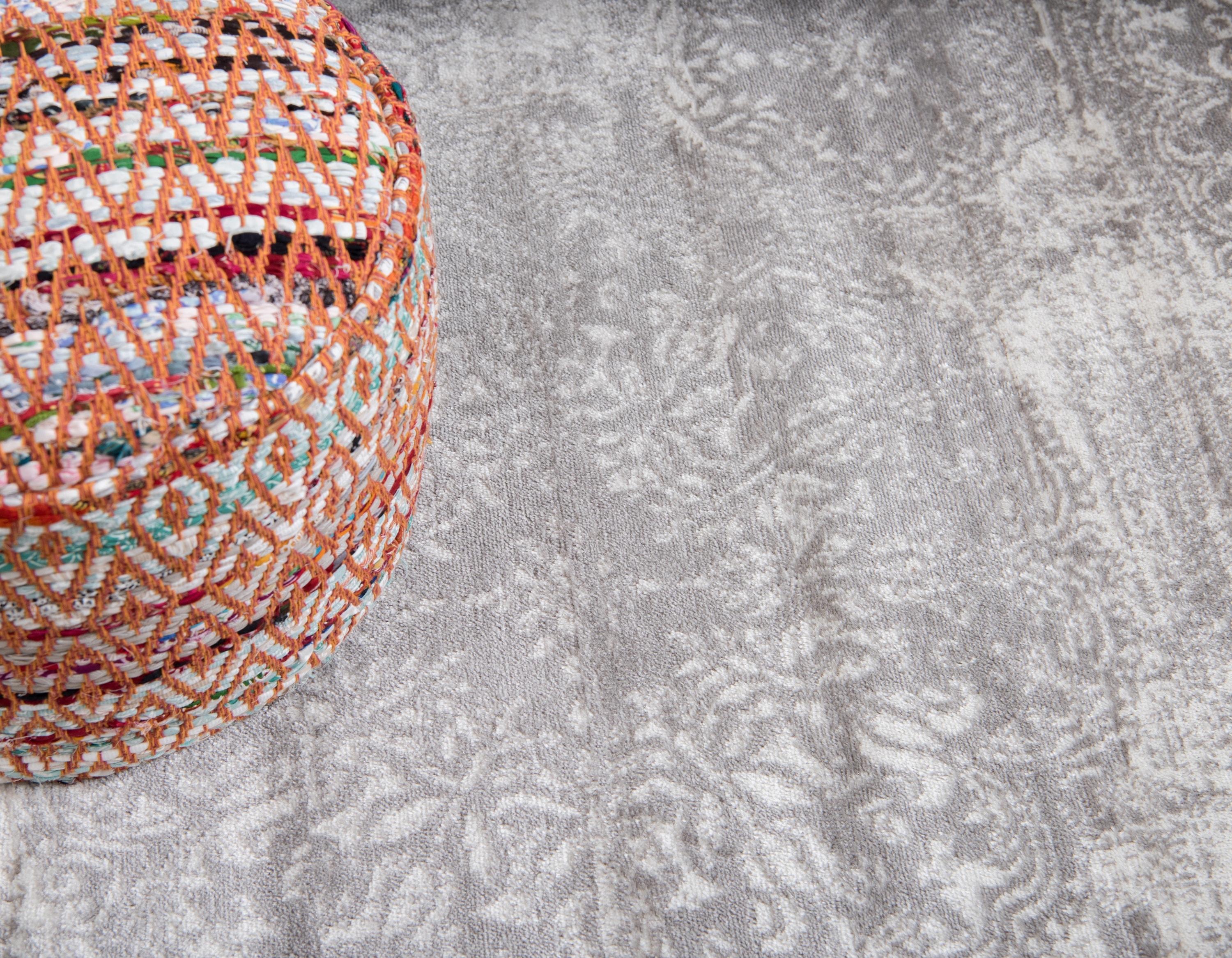 Unique Loom 3' 3 x 5' 3 Rectangle Sofia Light Gray Area Rug