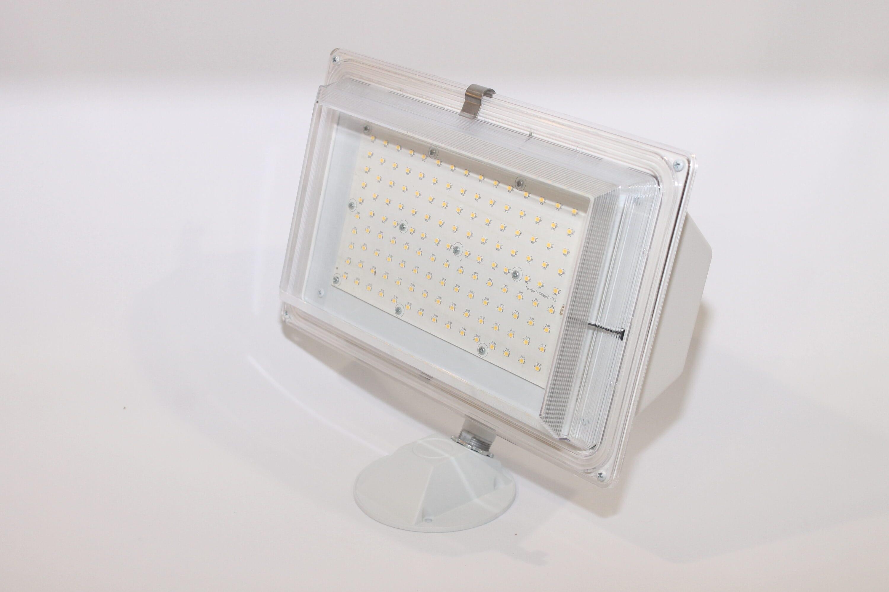 Amax Lighting 42W Plastic with 120 Volts LED Light White Finish White White