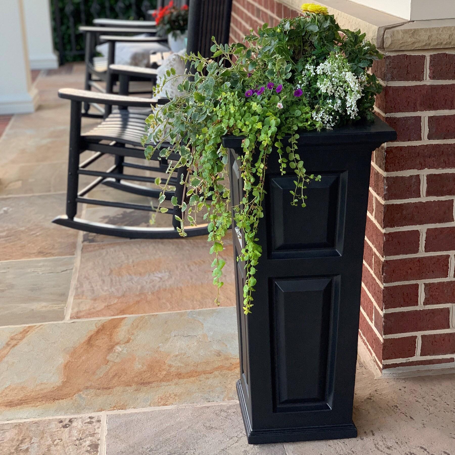 Mayne Inc. Nantucket Pot Planter