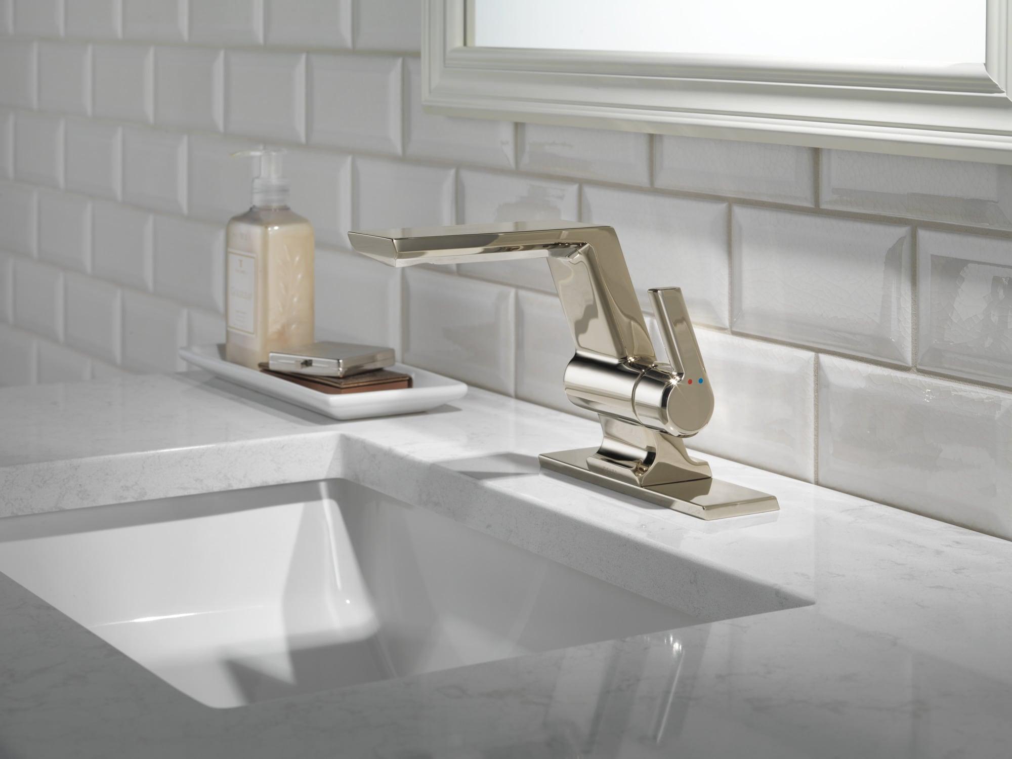 Pivotal Single Hole Bathroom Faucet with Drain Assembly and DIAMOND™ Seal Technology