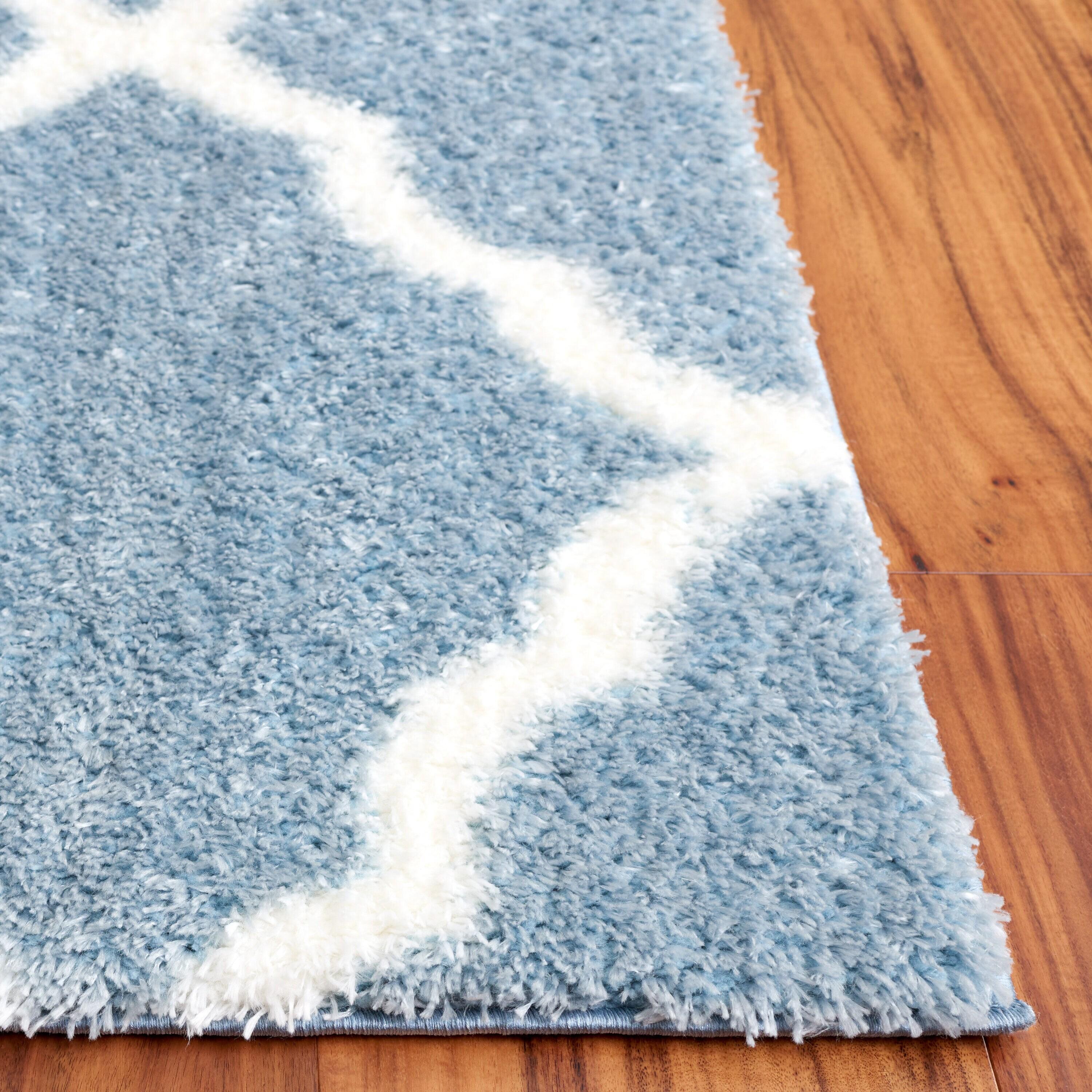 SAFAVIEH Tahoe Gerald Quatrefoil Shag Area Rug, 9' x 12', Blue/White