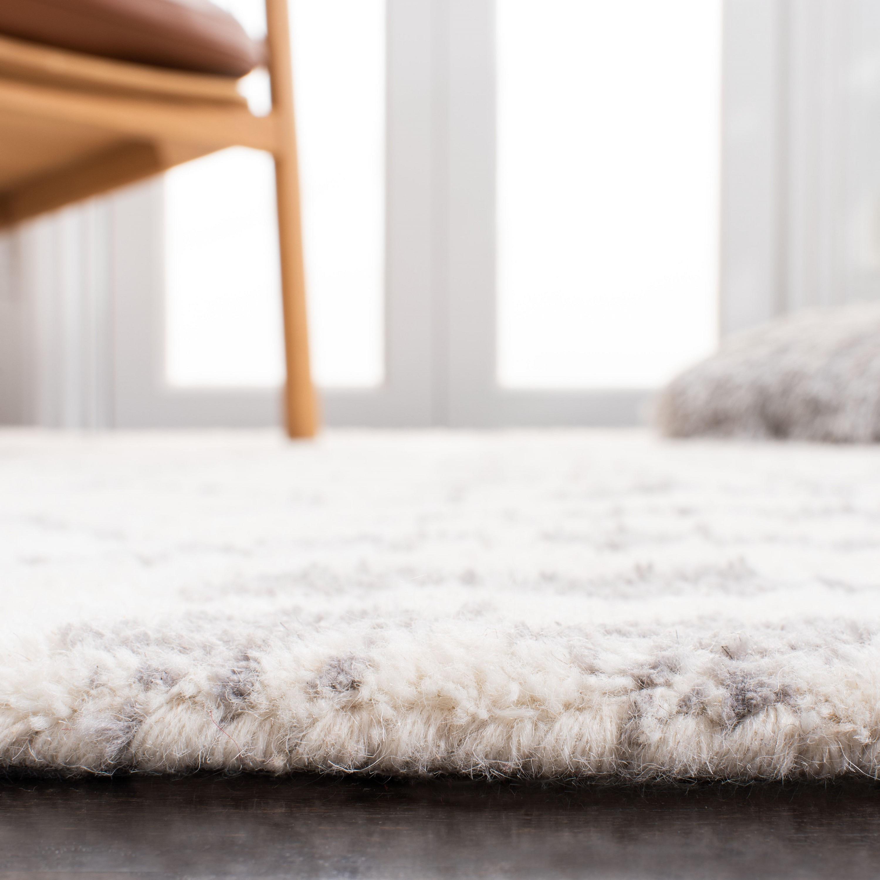 Casablanca CSB203 Hand Tufted Indoor Area Rug - Ivory/Silver - 8'x10' - Safavieh