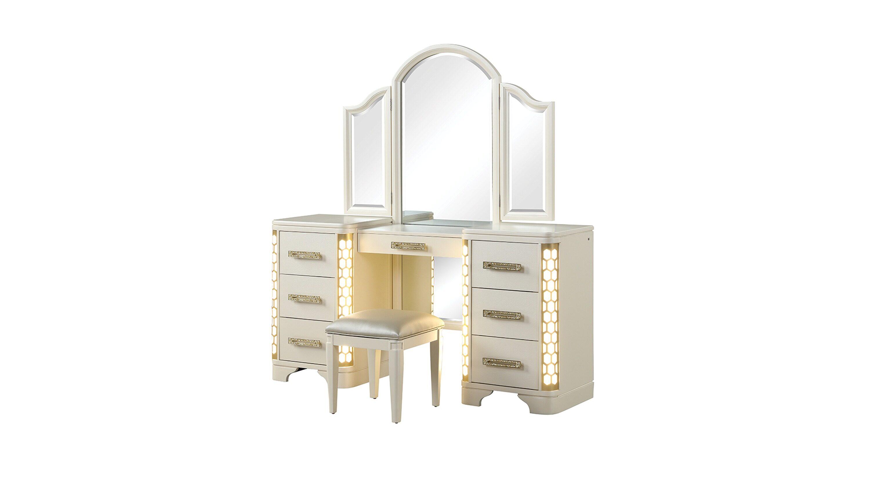 Jasmine Queen 5-N Pc Unique LED Bedroom Set made with Wood in Beige