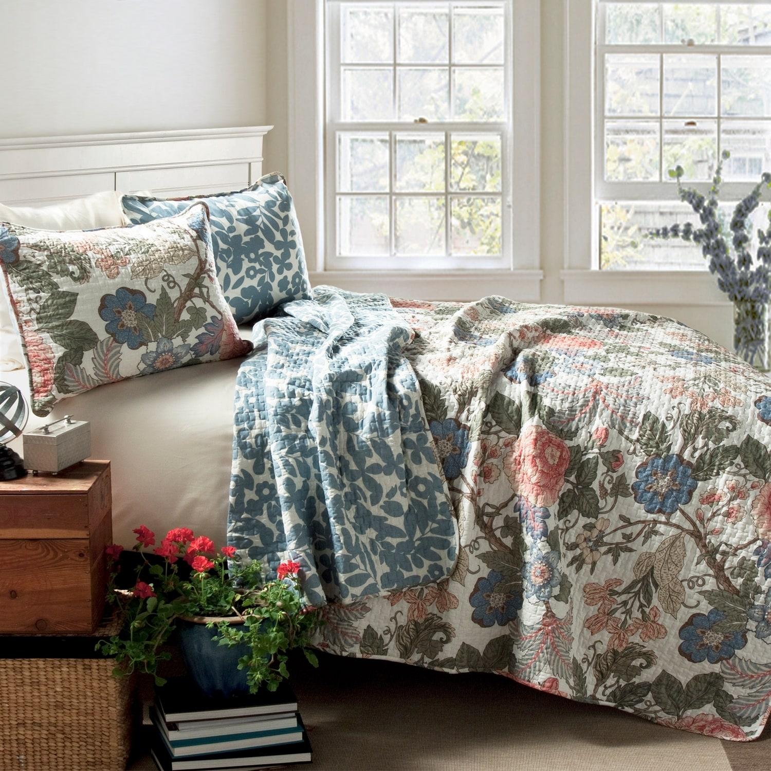 Lush Decor Granborough Cotton Reversible Traditional 3 Piece Quilt Set