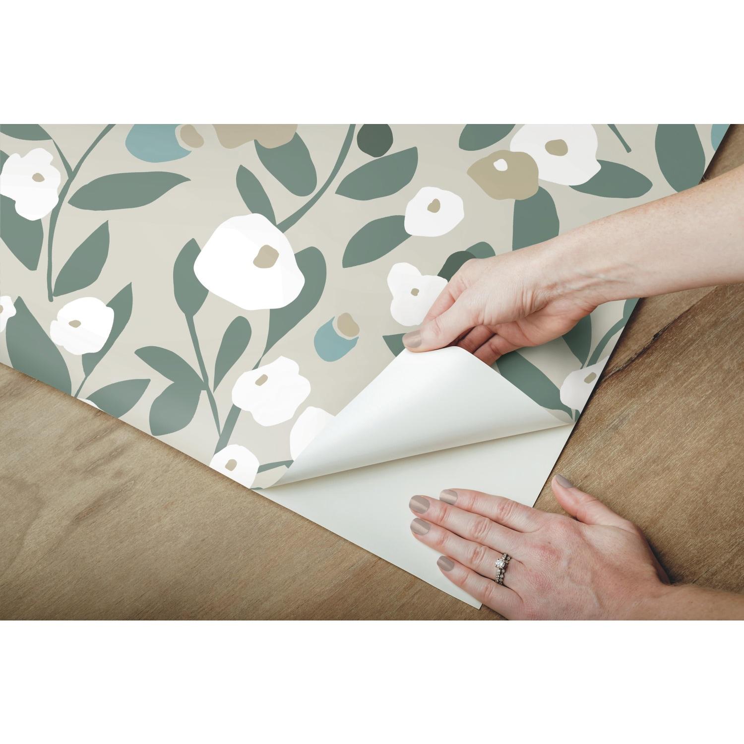 Kensington Peel & Stick Floral Roll