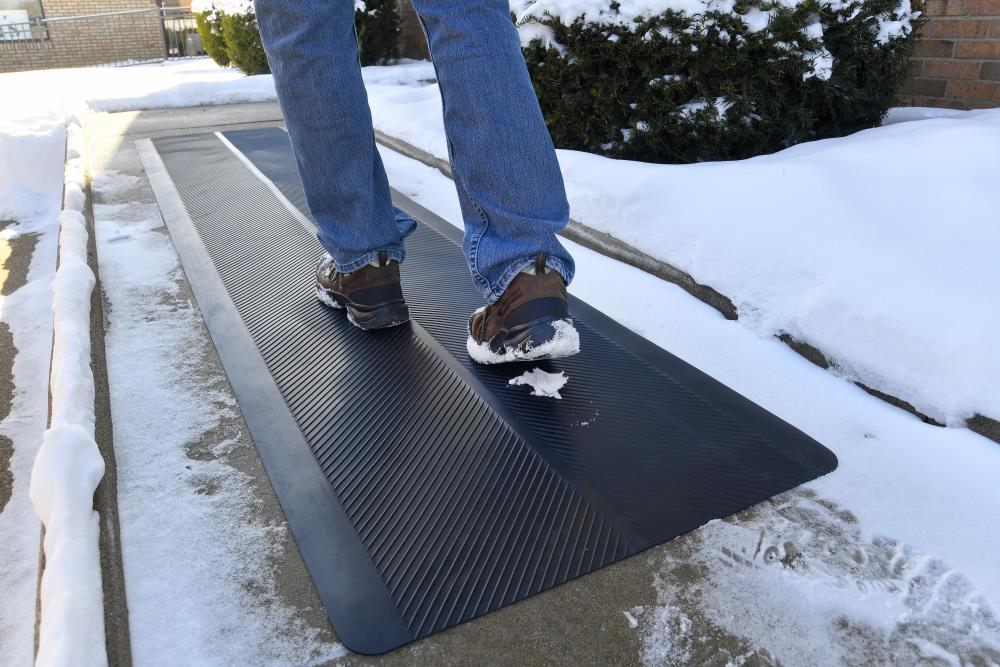 Black Rubber Outdoor Utility Runner Mat, 27.5" x 7.5"