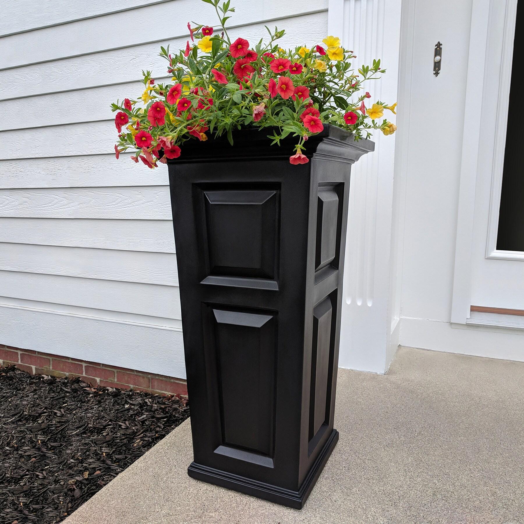 Mayne Inc. Nantucket Pot Planter