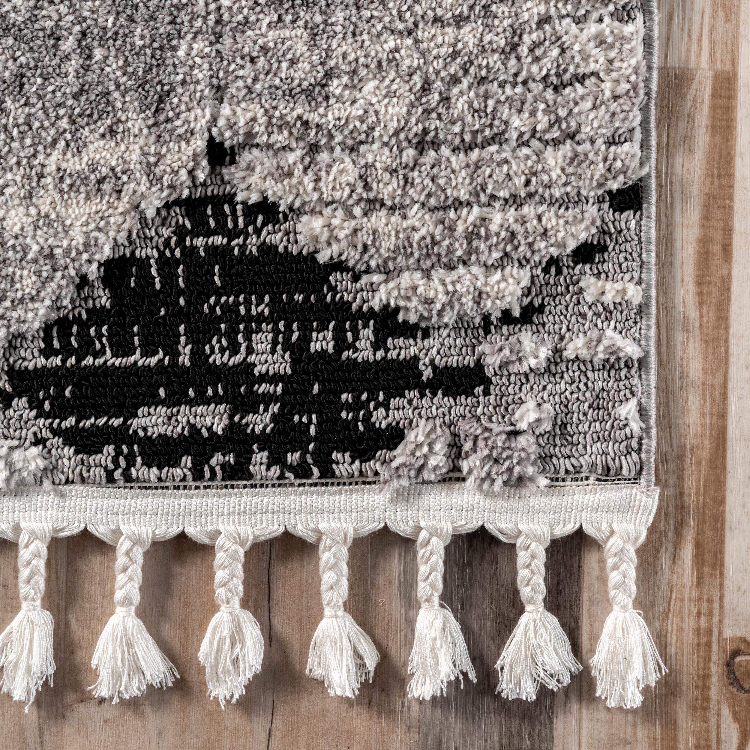 nuLOOM Agata Textured Tassel Area Rug, 5' 3" x 7' 7", Black