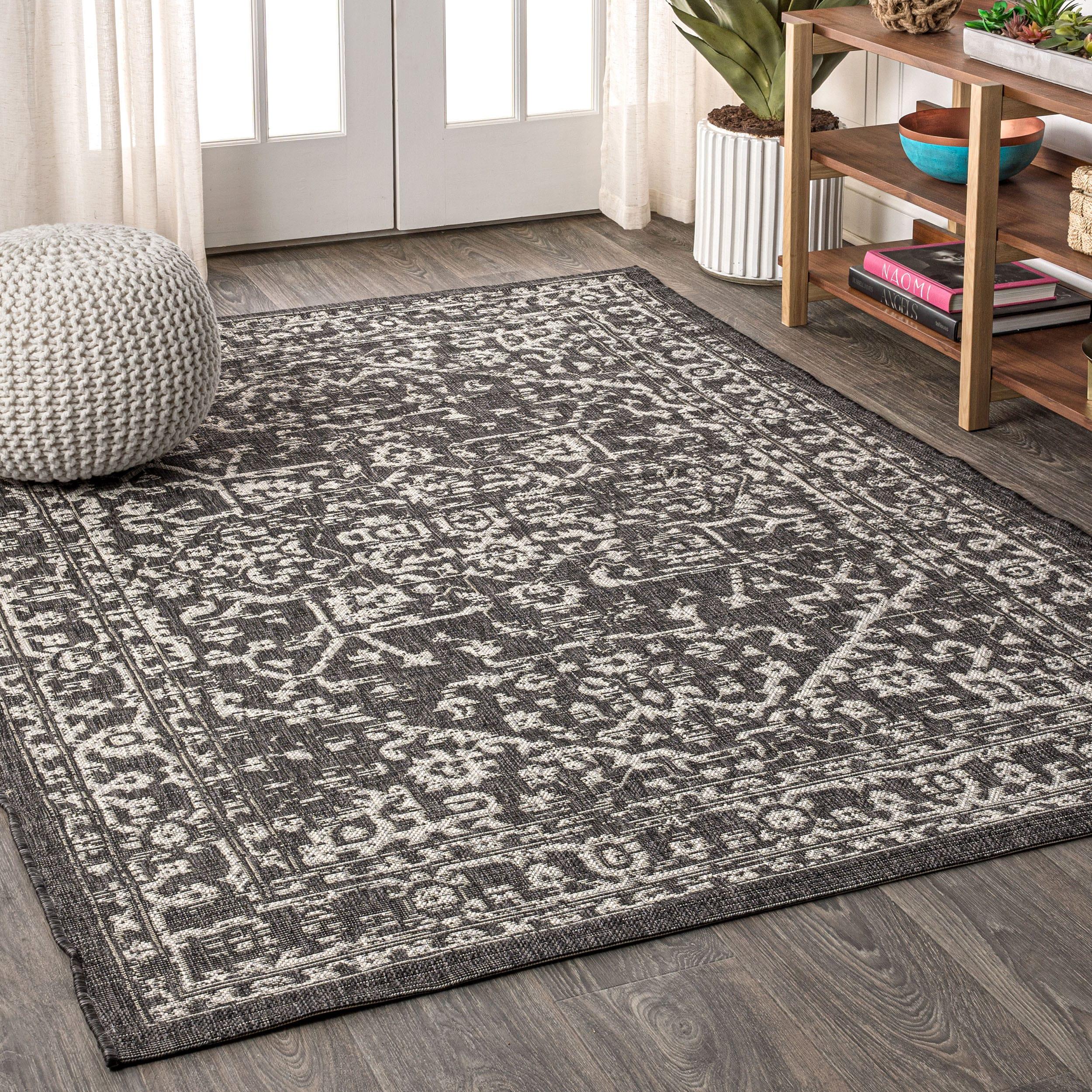 4'x6' Malta Bohemian Medallion Textured Weave Indoor/Outdoor Area Rug, Black/Gray - JONATHAN Y