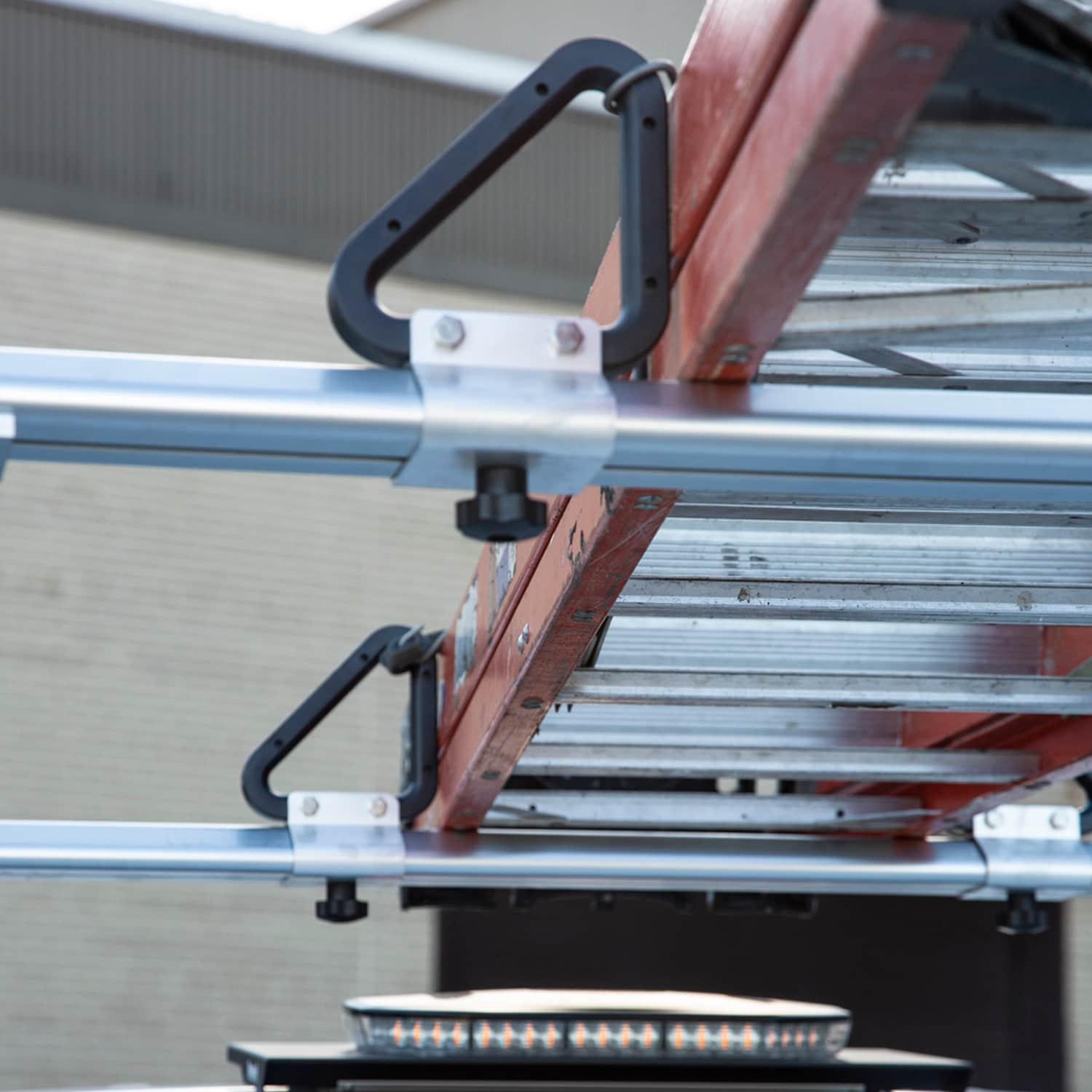 Adjustable Black Aluminum Truck Ladder Rack with J-Hooks