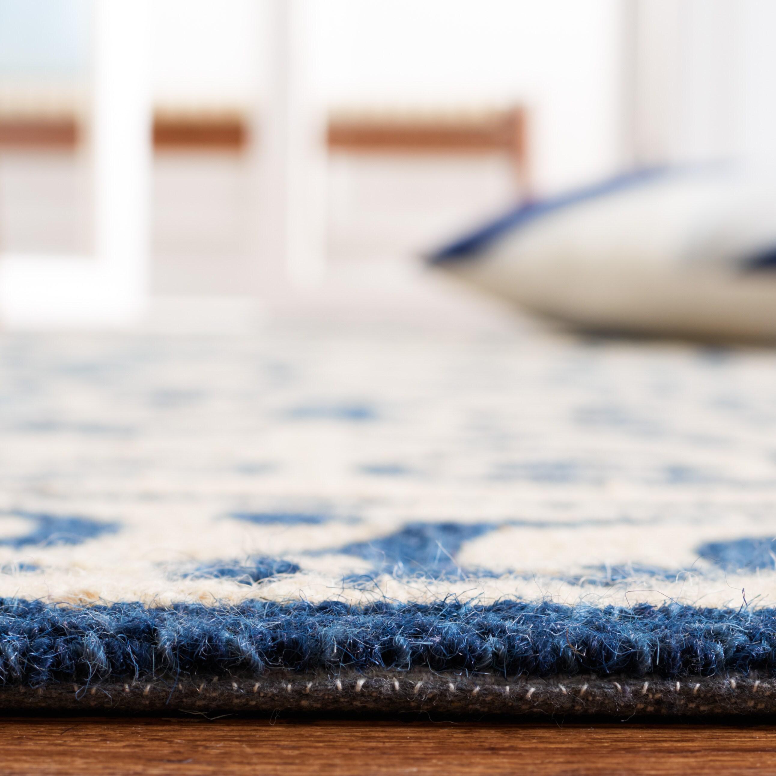 SAFAVIEH Chelsea Aragon Geometric Borders Wool Area Rug, Ivory/Dark Blue, 3' x 3' Round