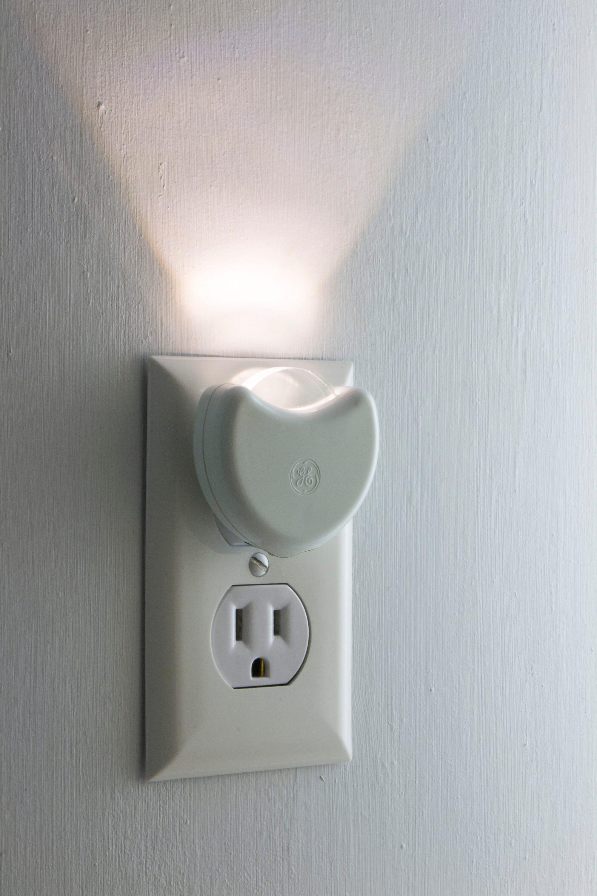 GE Sensing 2-Light Night Light