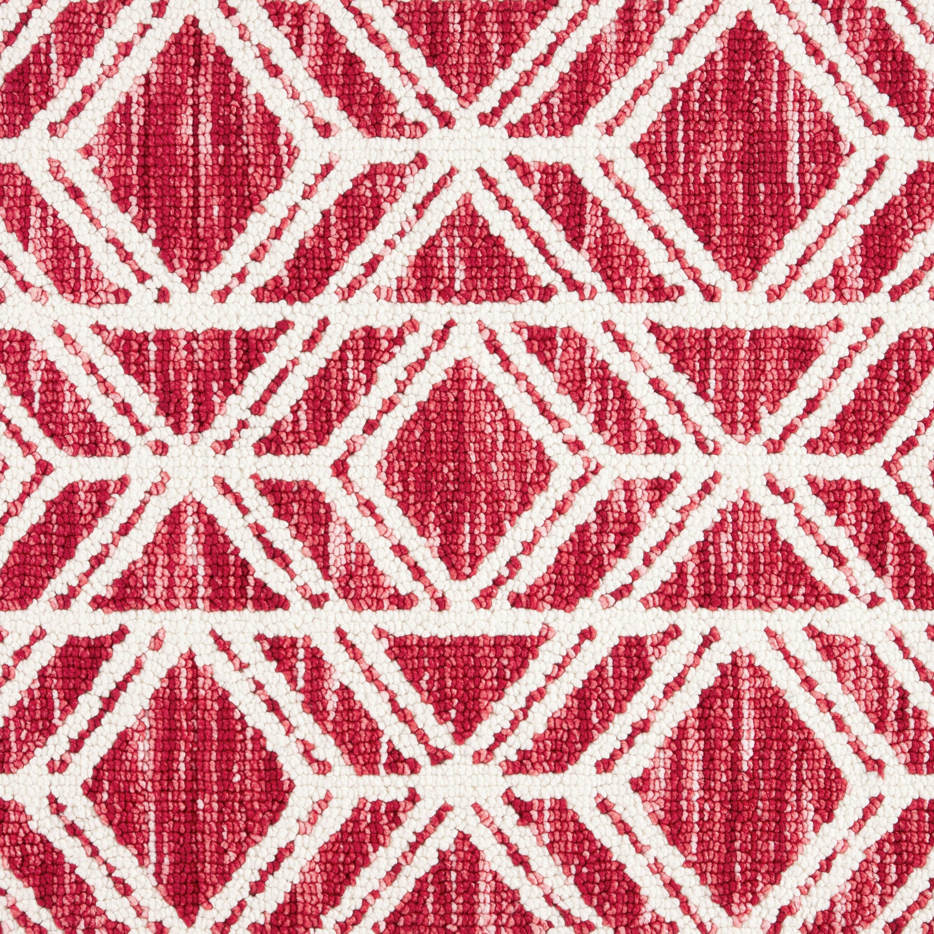 Town & Country Living TOWN & COUNTRY EVERYDAY Walker Modern Diamond Everwash Non-Slip Backing Kitchen Mat