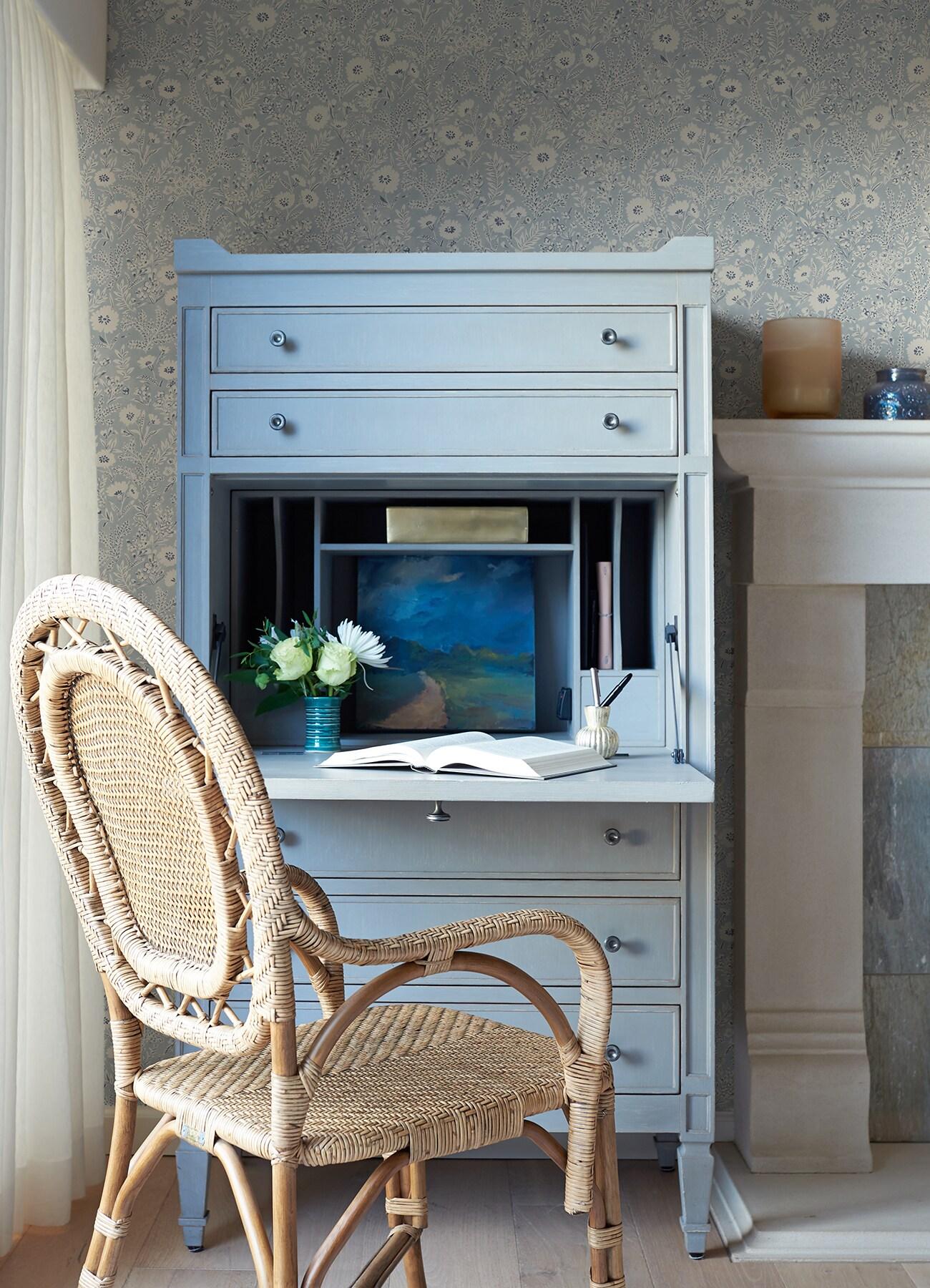 Lark Manor™ Floral Roll