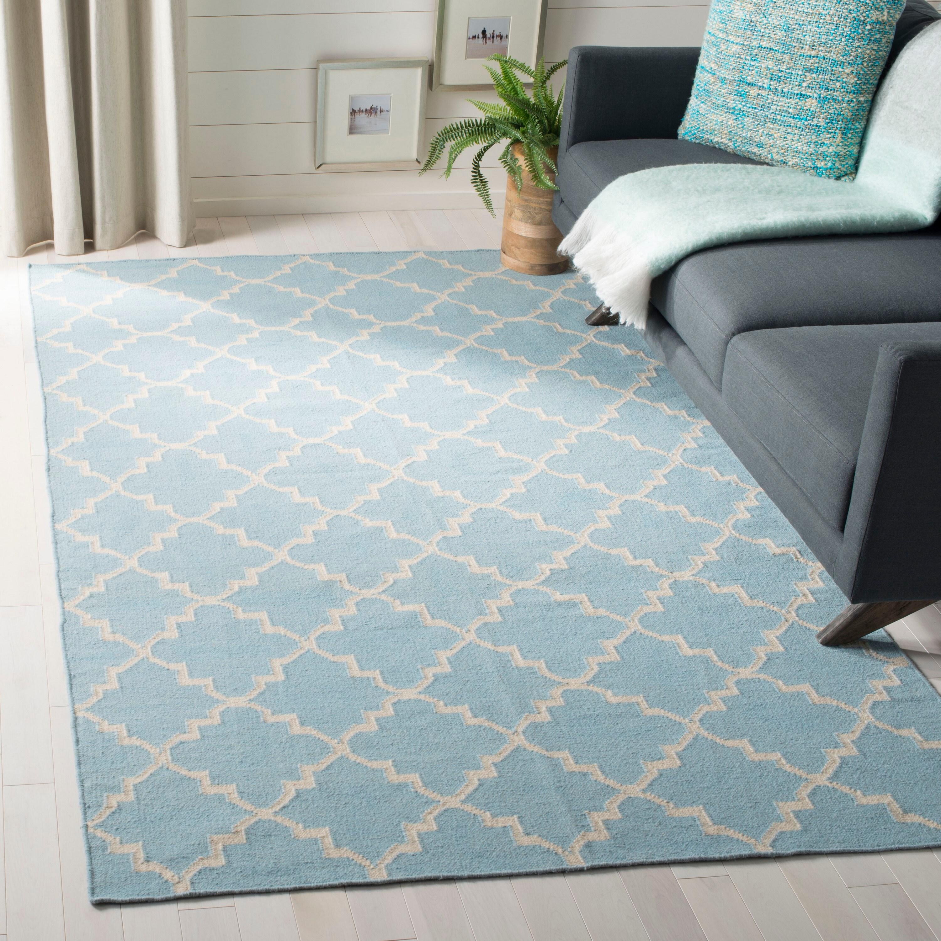 SAFAVIEH Dhurries Brad Geometric Area Rug, Light Blue/Ivory, 8' x 10'