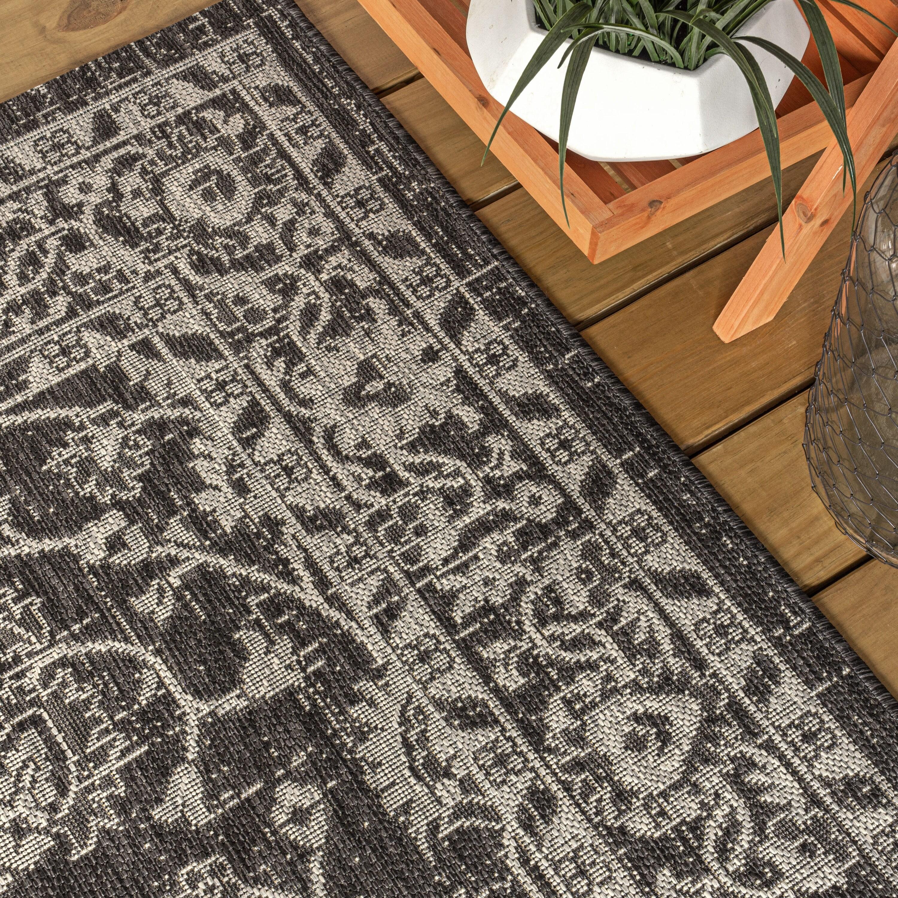 4'x6' Palazzo Vine and Border Textured Weave Indoor/Outdoor Area Rug, Black/Gray - JONATHAN Y