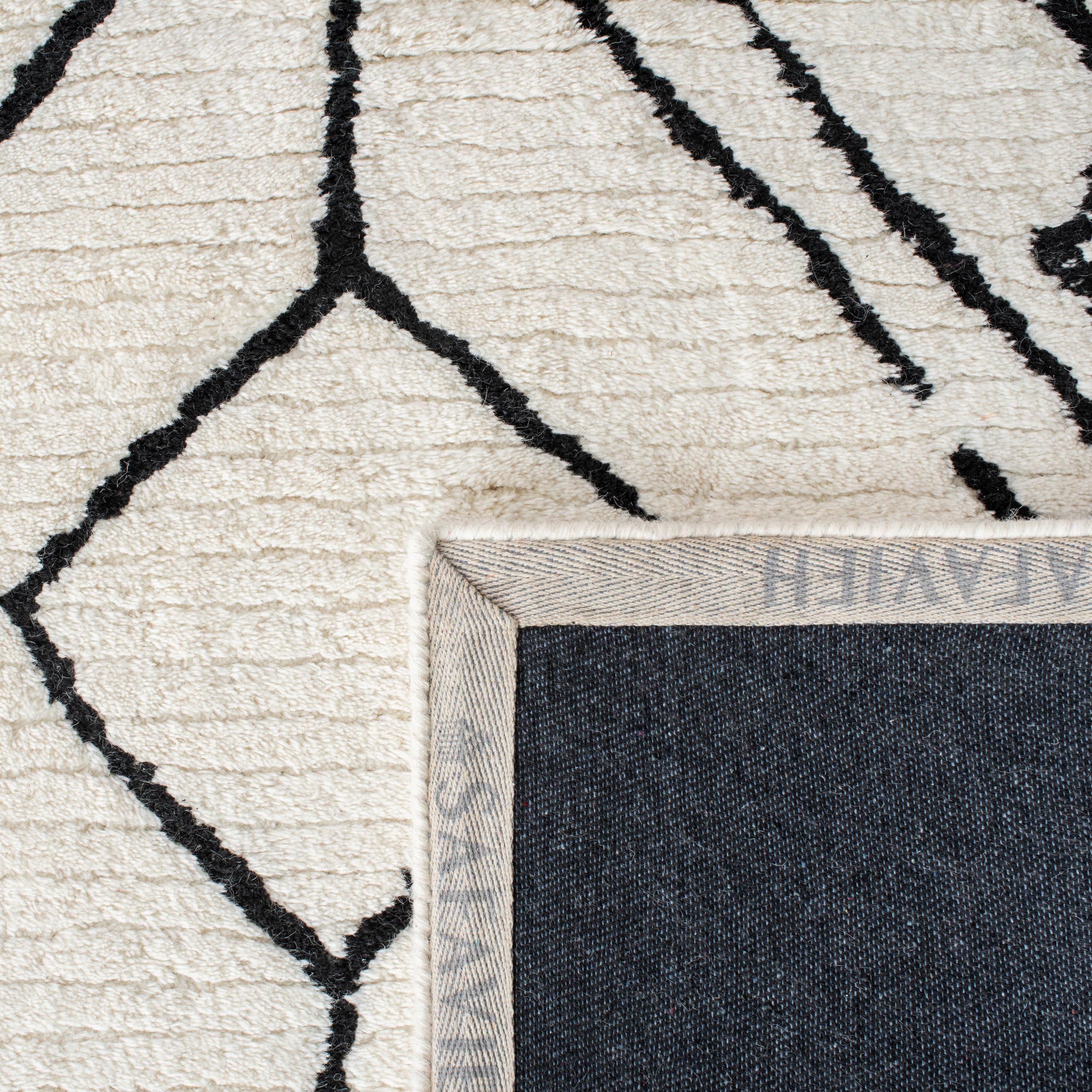 SAFAVIEH Casablanca Otis Abstract Moroccan Wool Shag Runner Rug, Ivory/Black, 2'3" x 8'