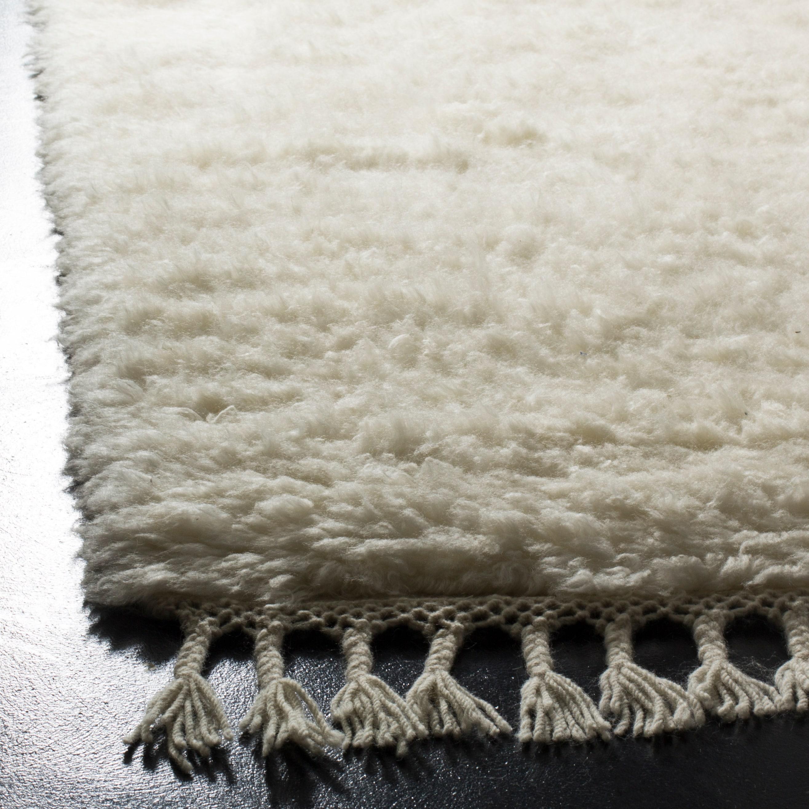 Safavieh Casablanca 473 Hand Woven Wool Pile Solid Color Rug