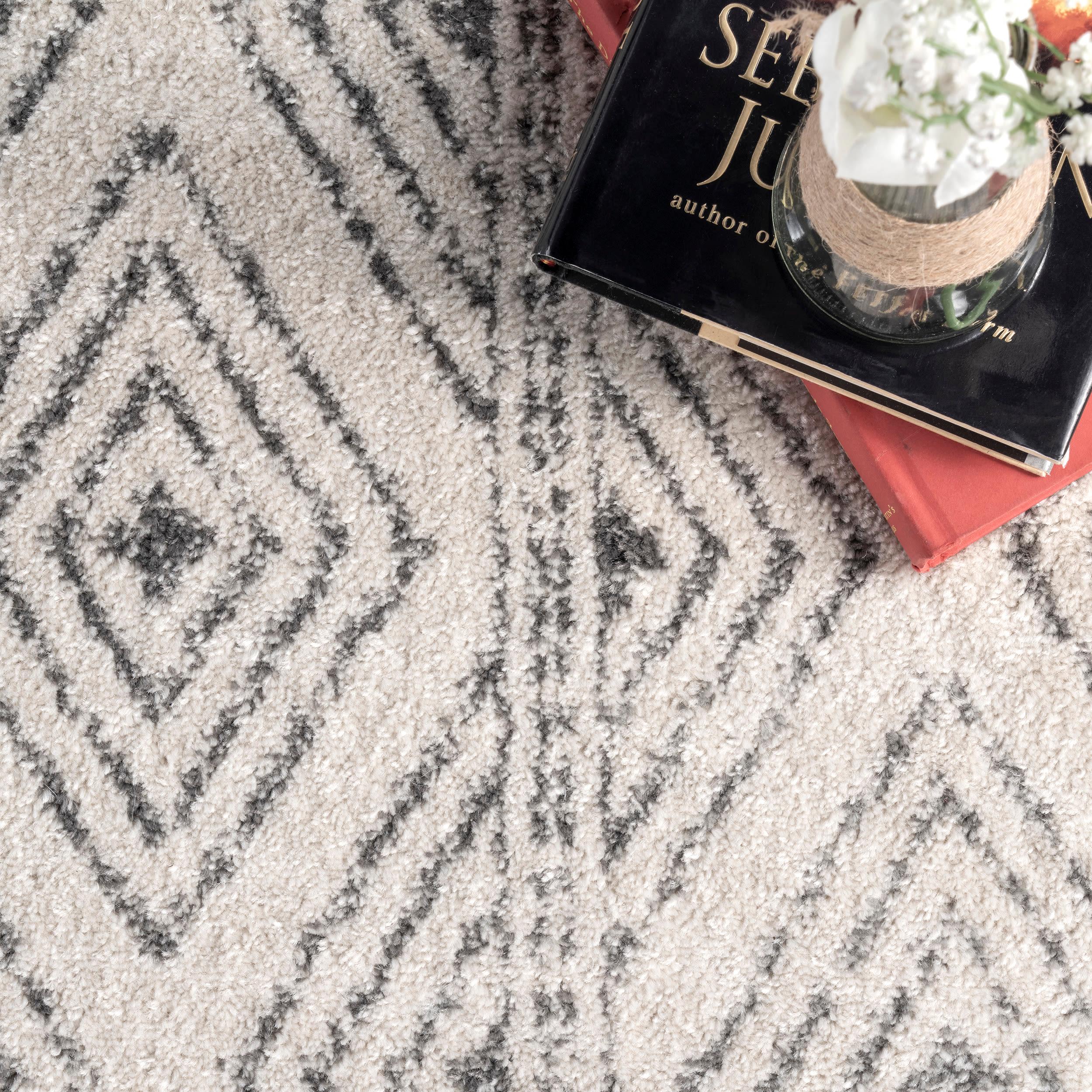 nuLOOM Sarina Diamonds Area Rug