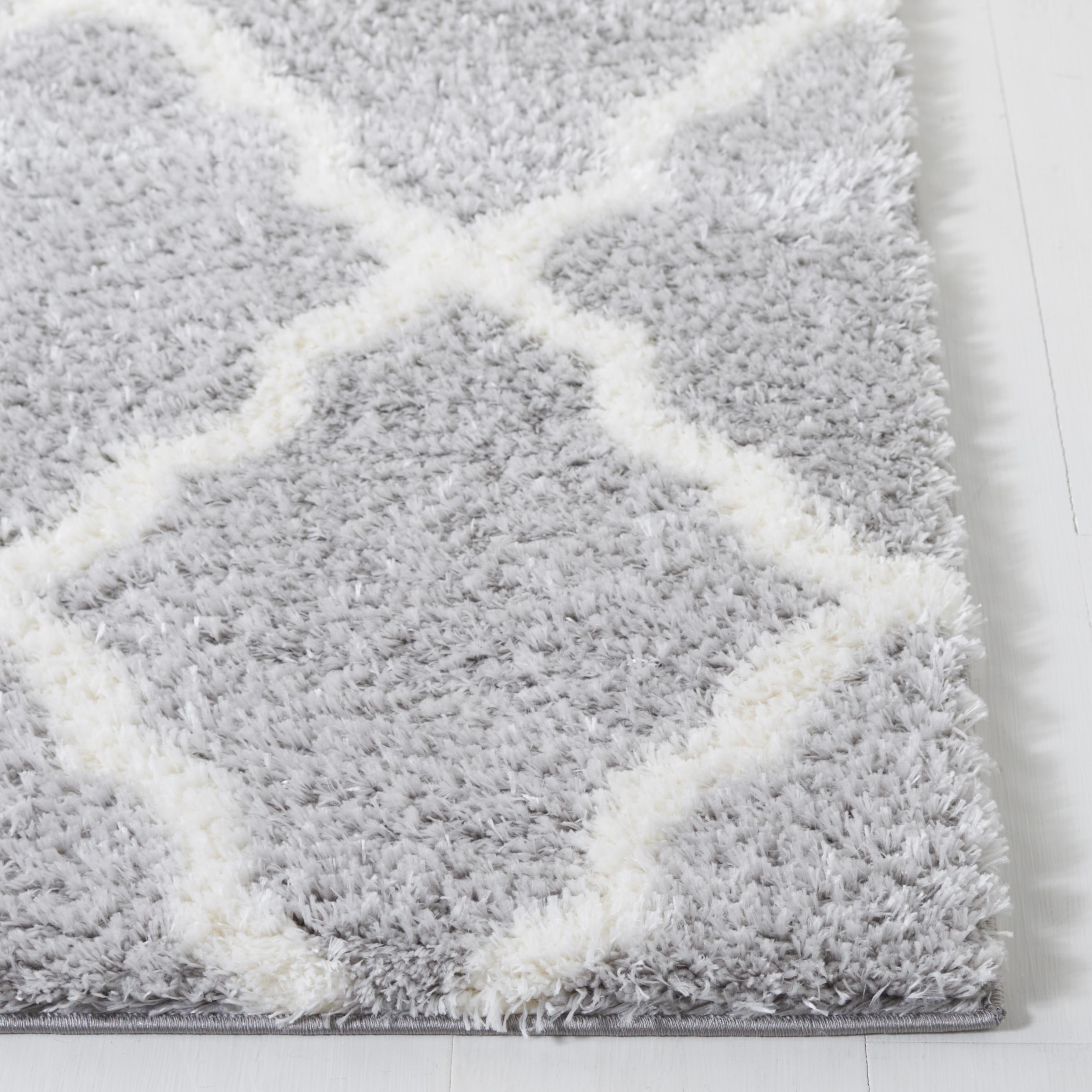 Tahoe Shag THO675 Power Loomed Indoor Area Rug - Light Grey/White - 5'x7' - Safavieh