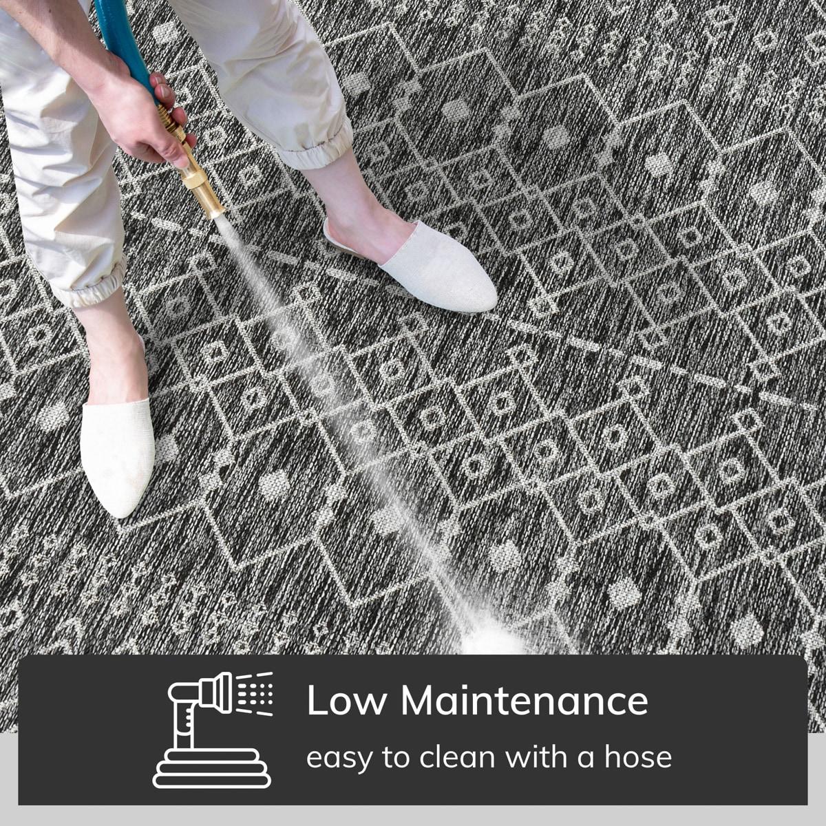 Nors Dark Grey Indoor/Outdoor Flat-Weave Pile Nordic Lattice Pattern Area Rug (6'7" x 9'3")