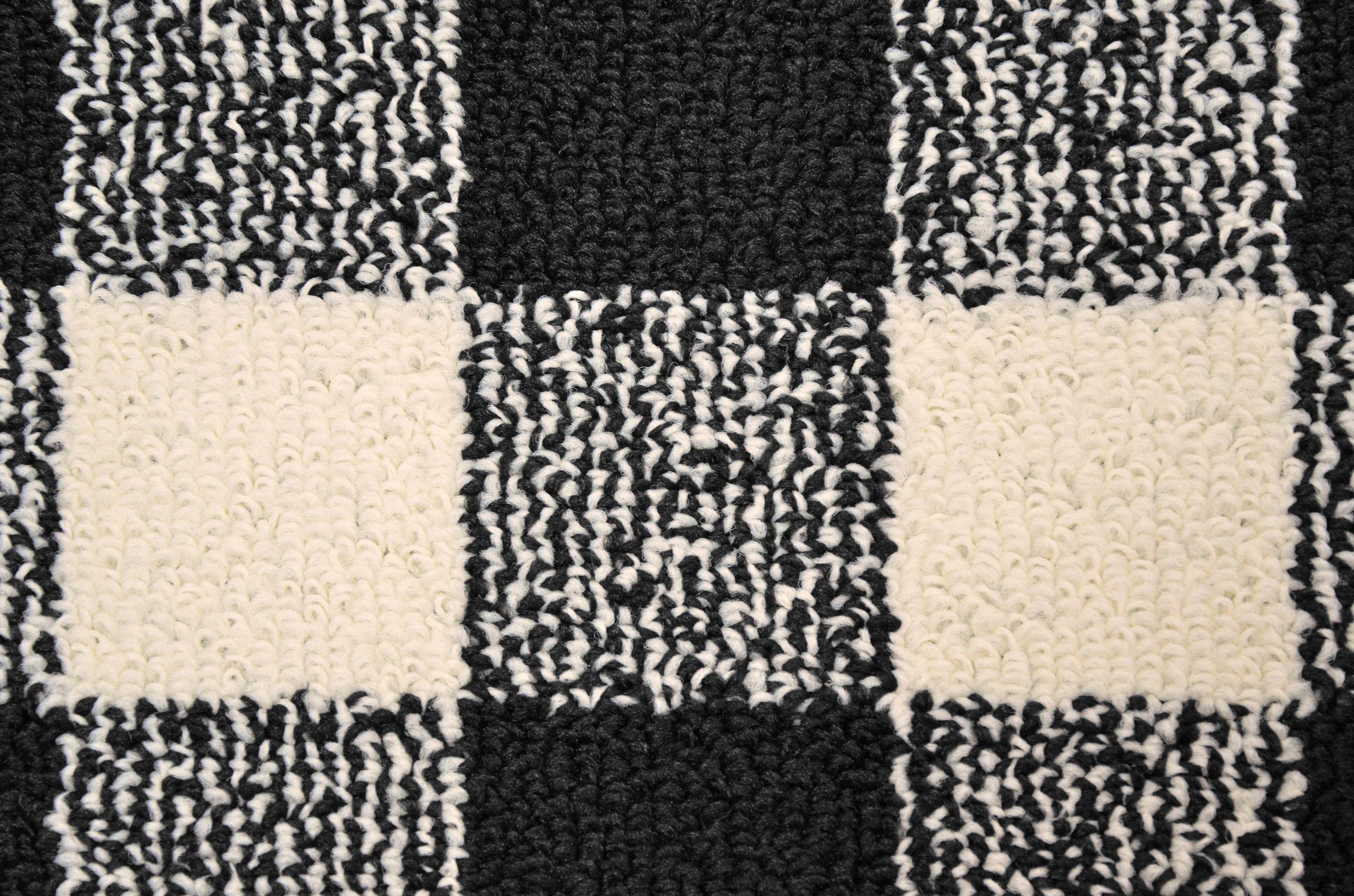 Garland Rug Country Living Buffalo Plaid Polypropylene Black/Ivory Indoor Area Rug, 5' x 7'