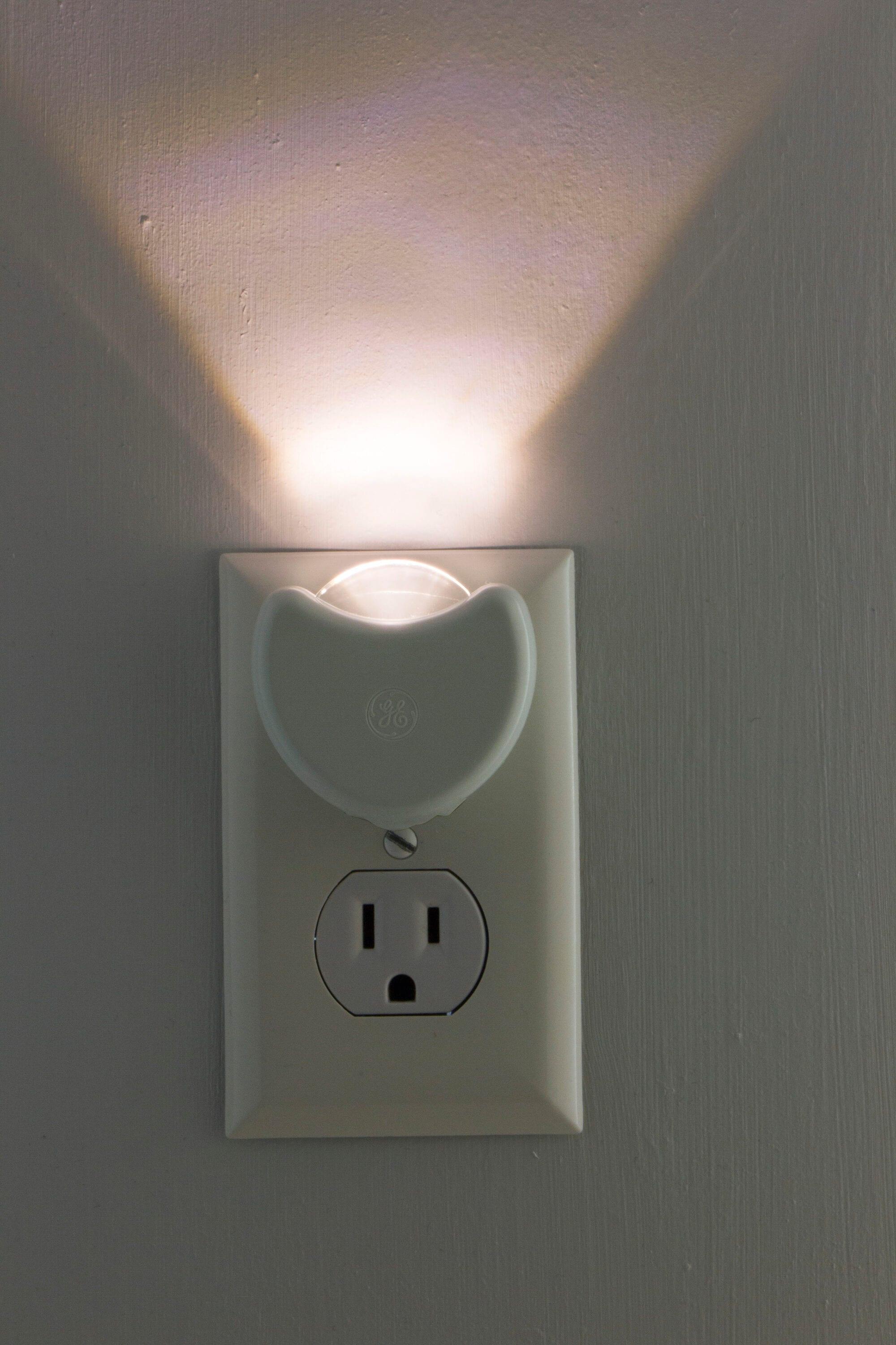 GE Sensing 2-Light Night Light