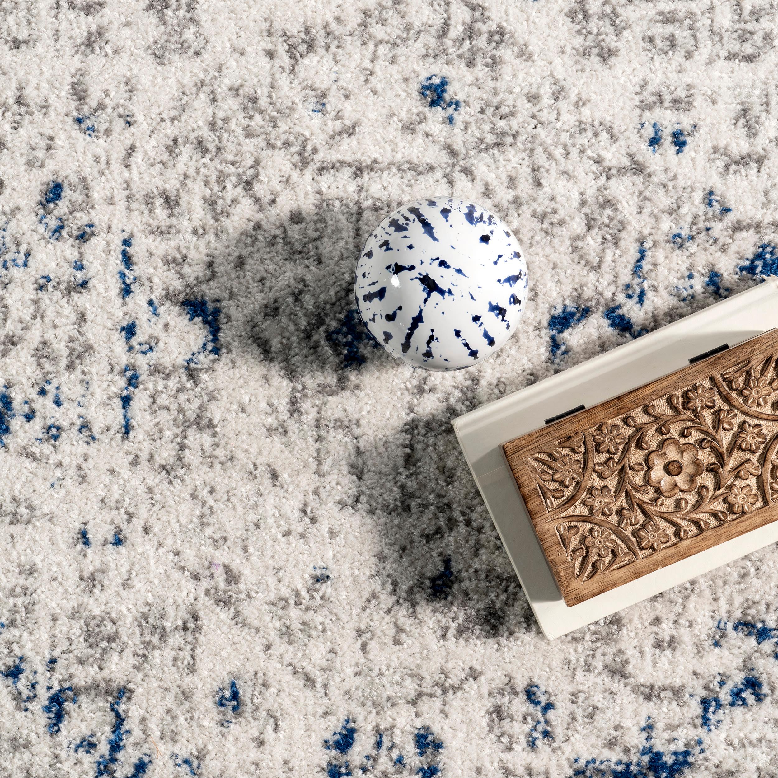 Nuloom Minta Medallion 2x3 Accent Indoor Area Rug for Living Room Bedroom Dining Room Entryway Kitchen, Blue/Off White
