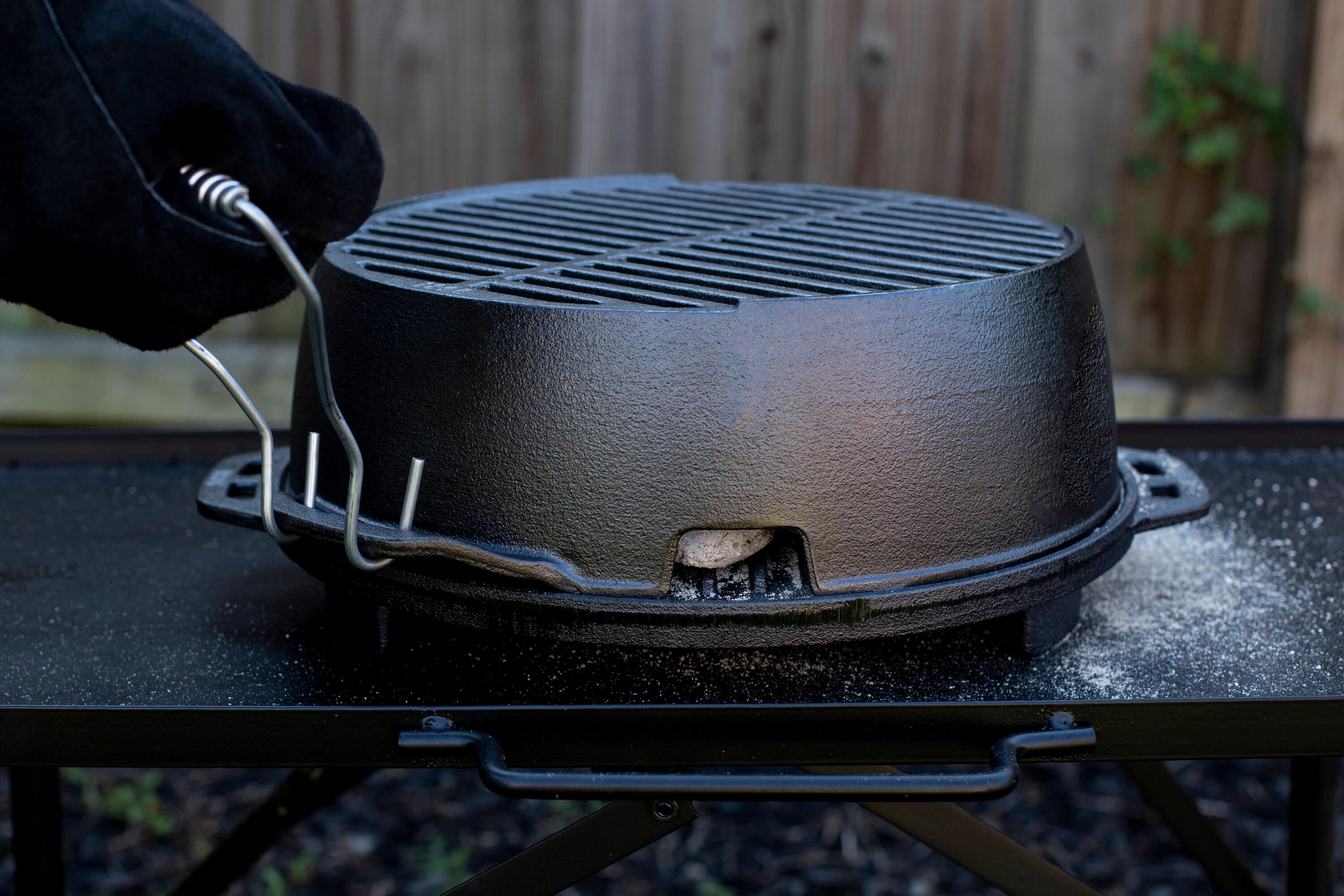 Lodge Cast Iron 12" Charcoal Camping Round Kickoff Grill