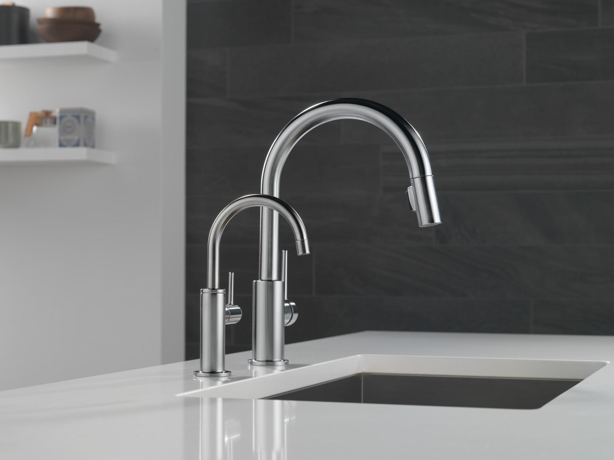 Trinsic Pull Down Sprayer Kitchen Sink Faucet, Single Handle Kitchen Faucet