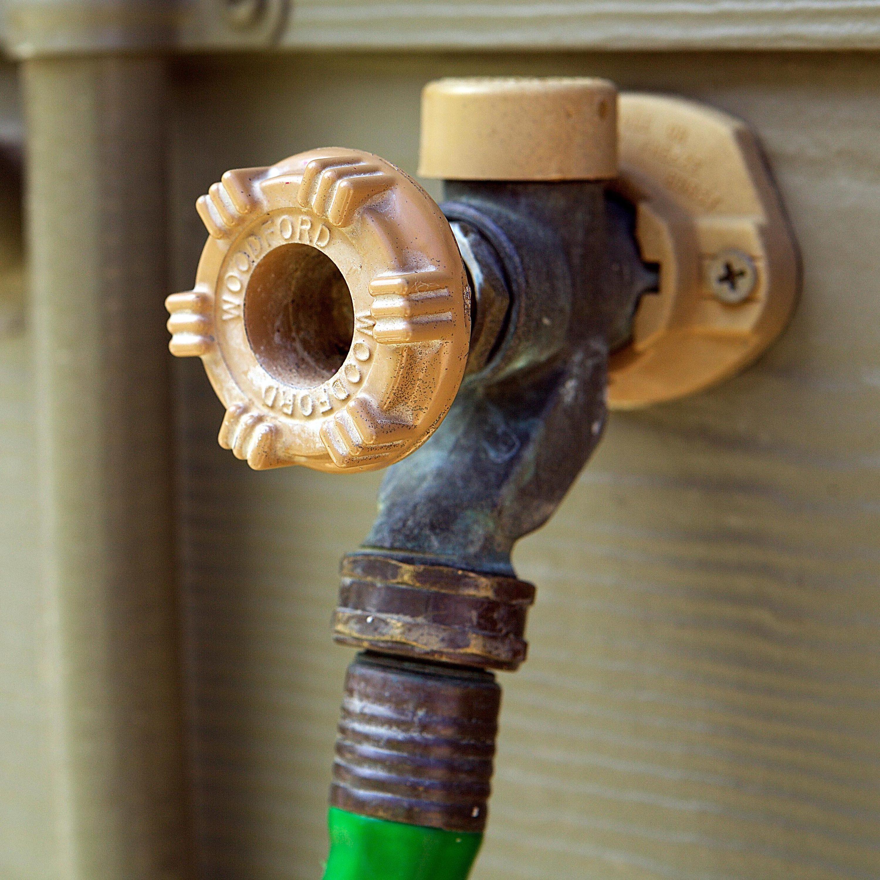 Woodford 4206652 17.5 in. MPT x 0.75 in. Sweat Anti-Siphon Freezeless Wall Faucet, Brass