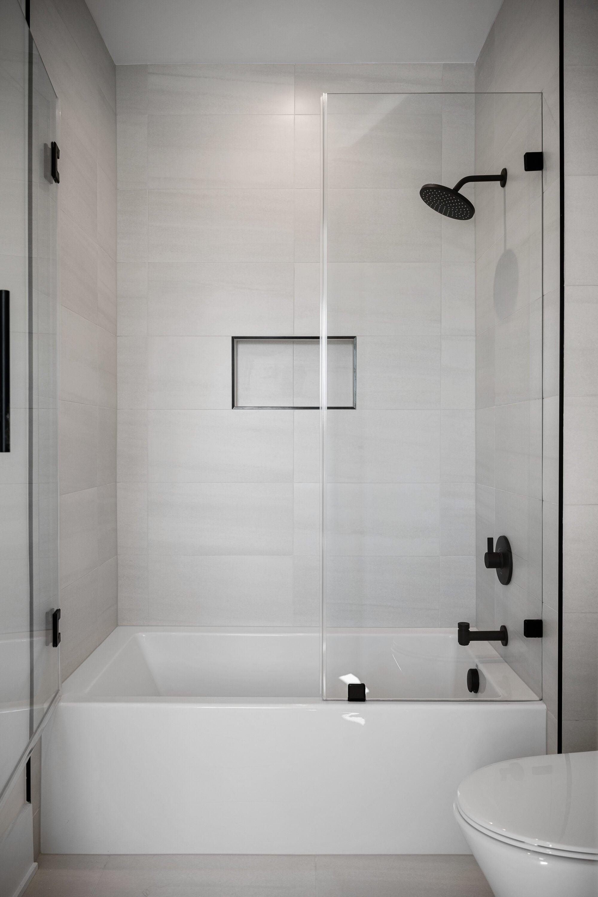 Sydney 60'' x 32'' Alcove / Tile In Soaking Acrylic Bathtub