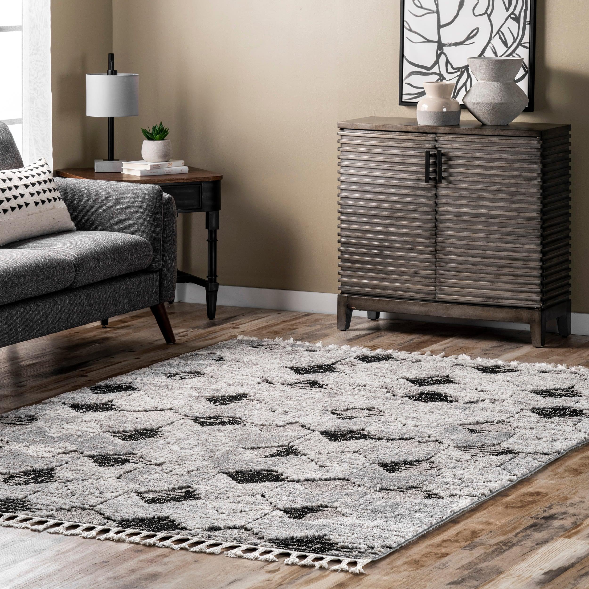 nuLOOM Agata Textured Tassel Area Rug, 5' 3" x 7' 7", Black