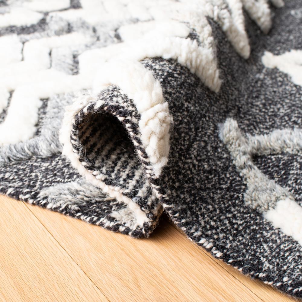 Casablanca CSB548 Hand Knotted Indoor Area Rug - Black/Grey - 4'x6' - Safavieh