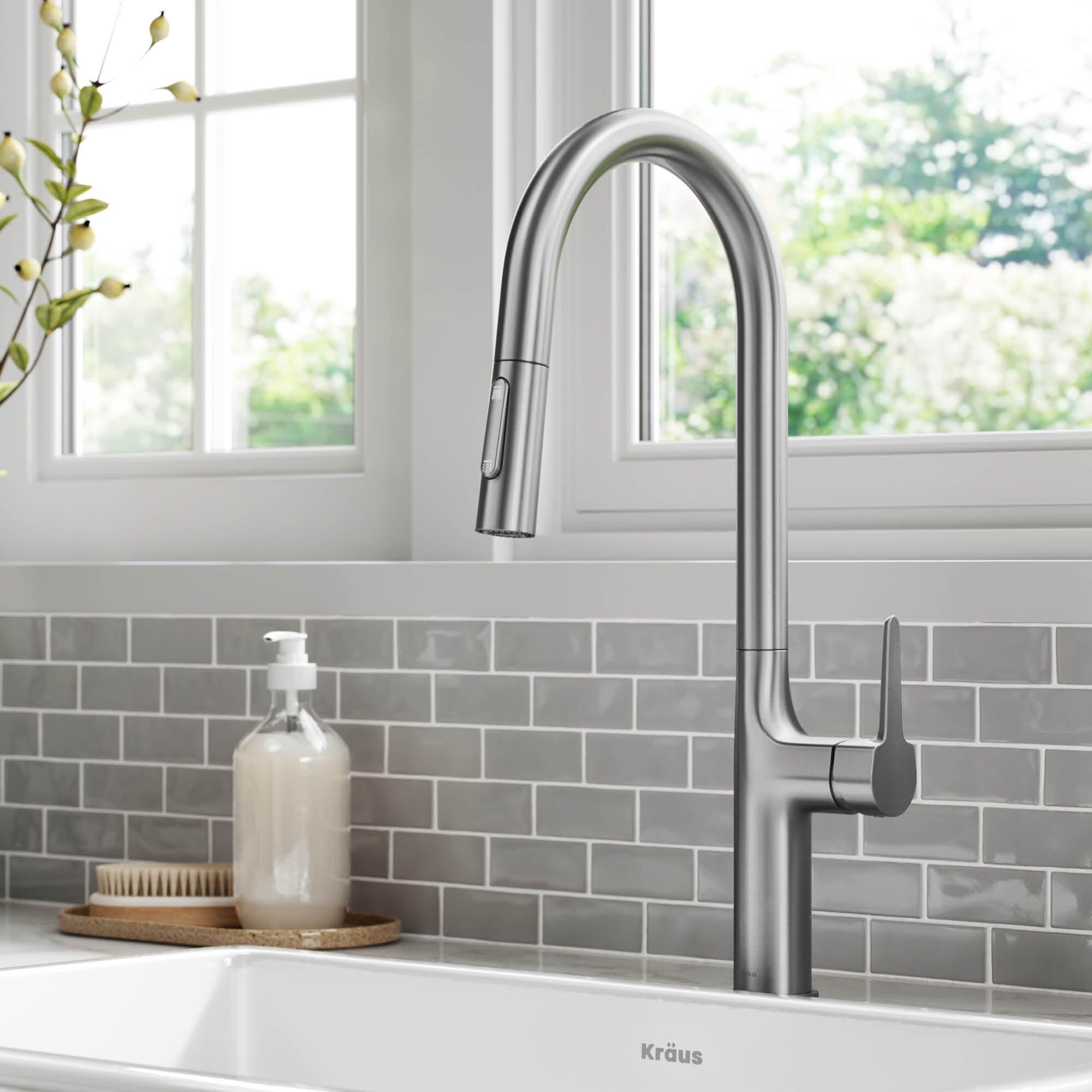 Oletto Pull Down Single Handle Kitchen Faucet