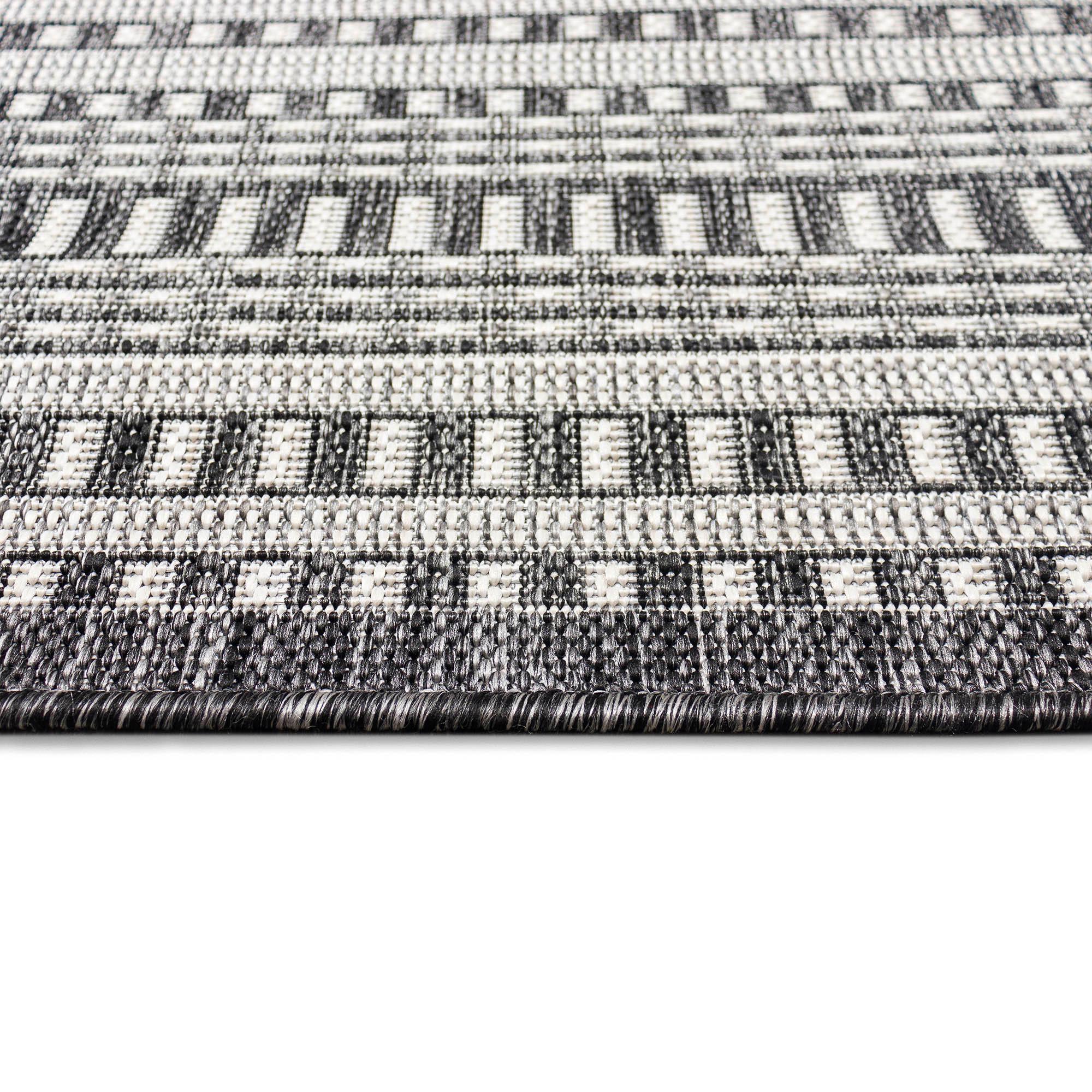 Liora Manne Malibu Etched Border Indoor/Outdoor Rug Charcoal 1'11" x 7'6"