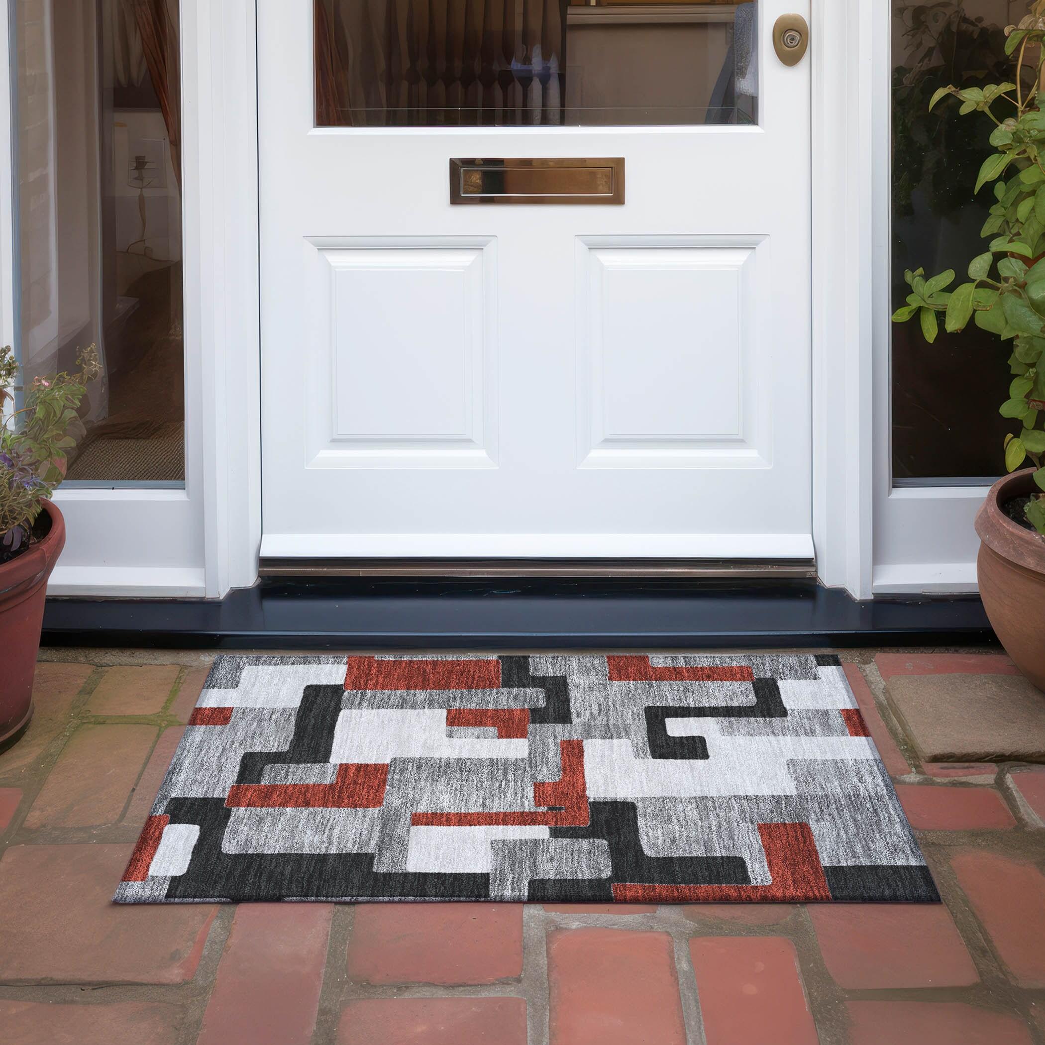 Gray Machine-Washable Indoor/Outdoor Rectangular Rug 1'8" x 2'6"