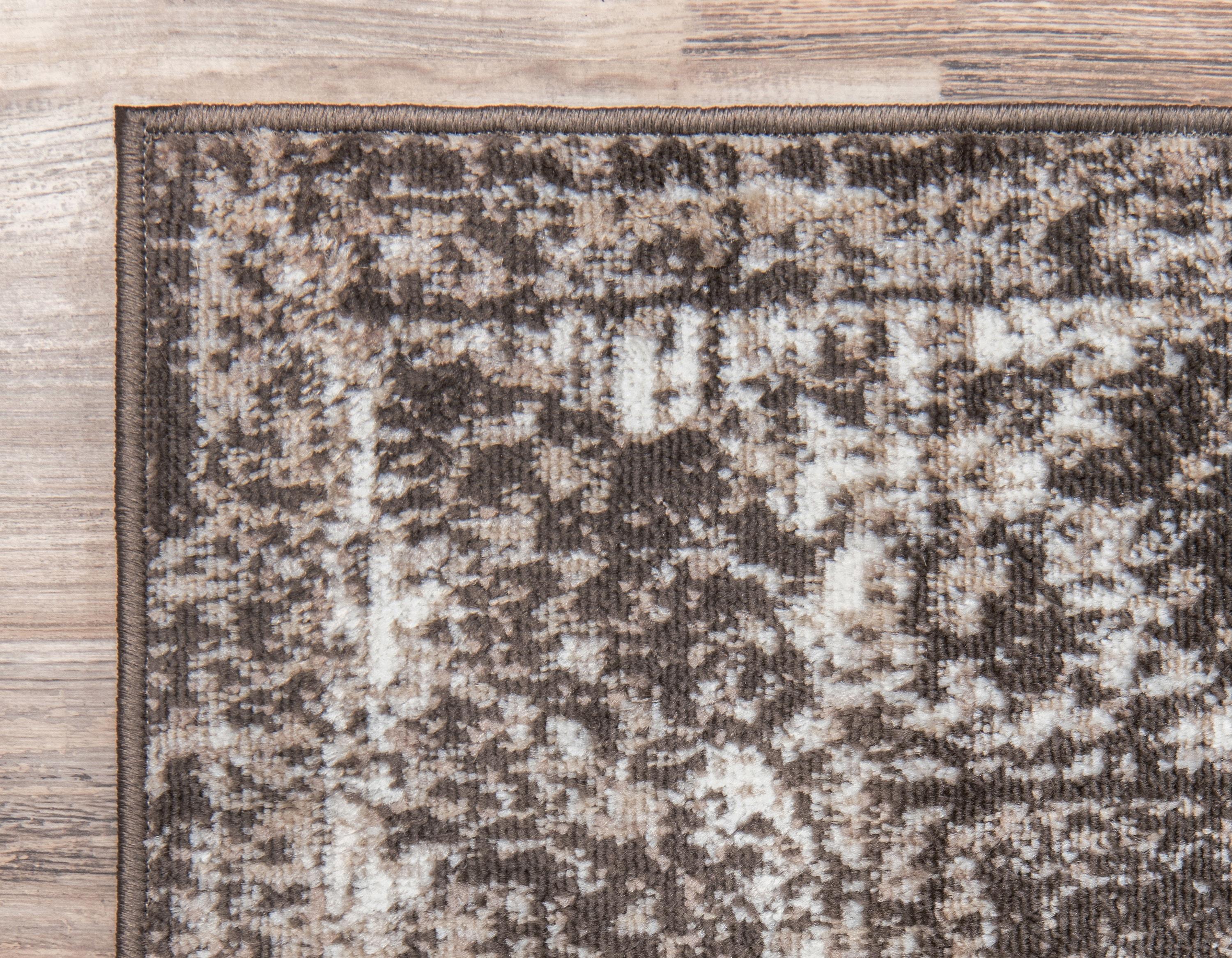 Unique Loom Sofia Casino Area Rug