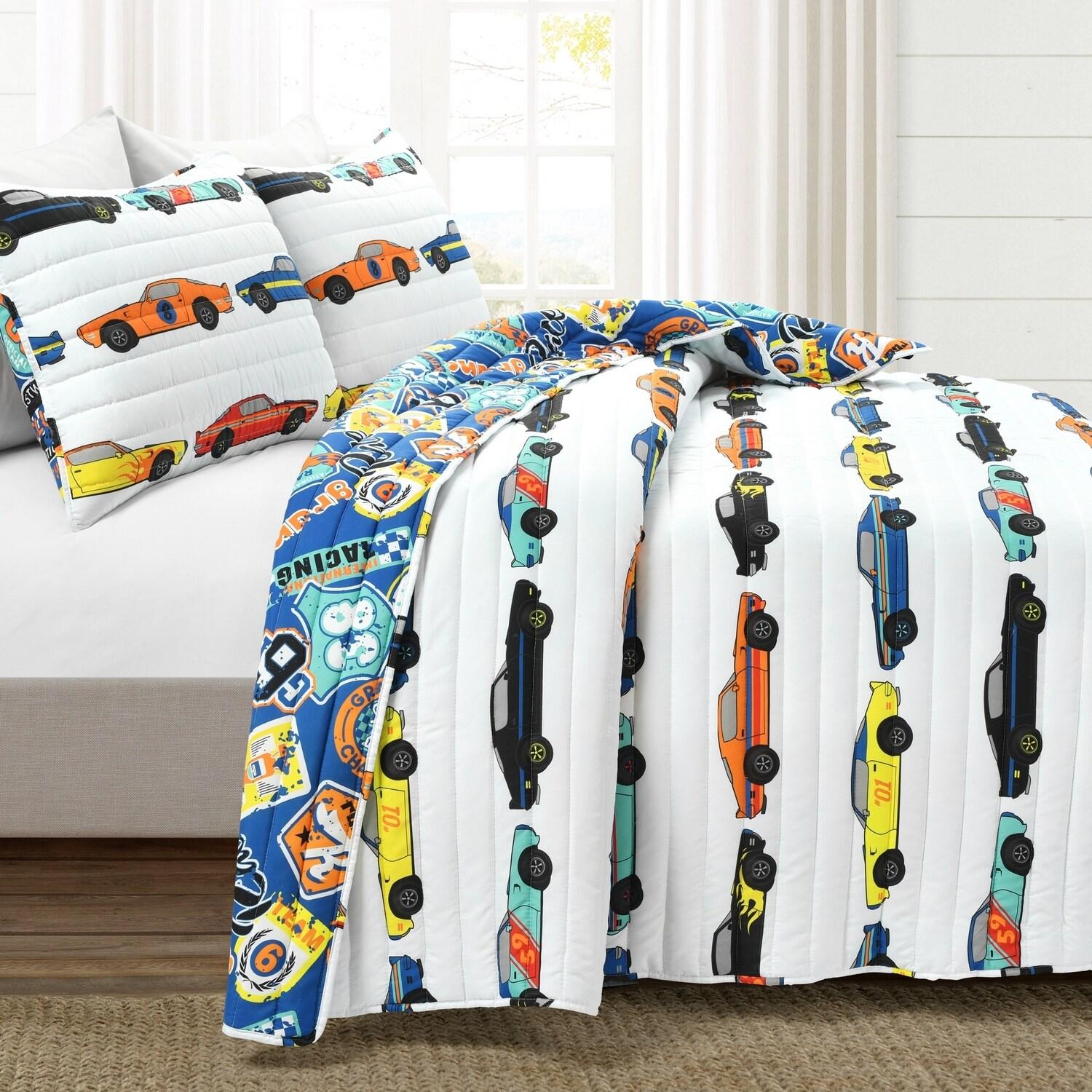 Lush Decor White Graphic Print Reversible Twin Quilt with (Fill)