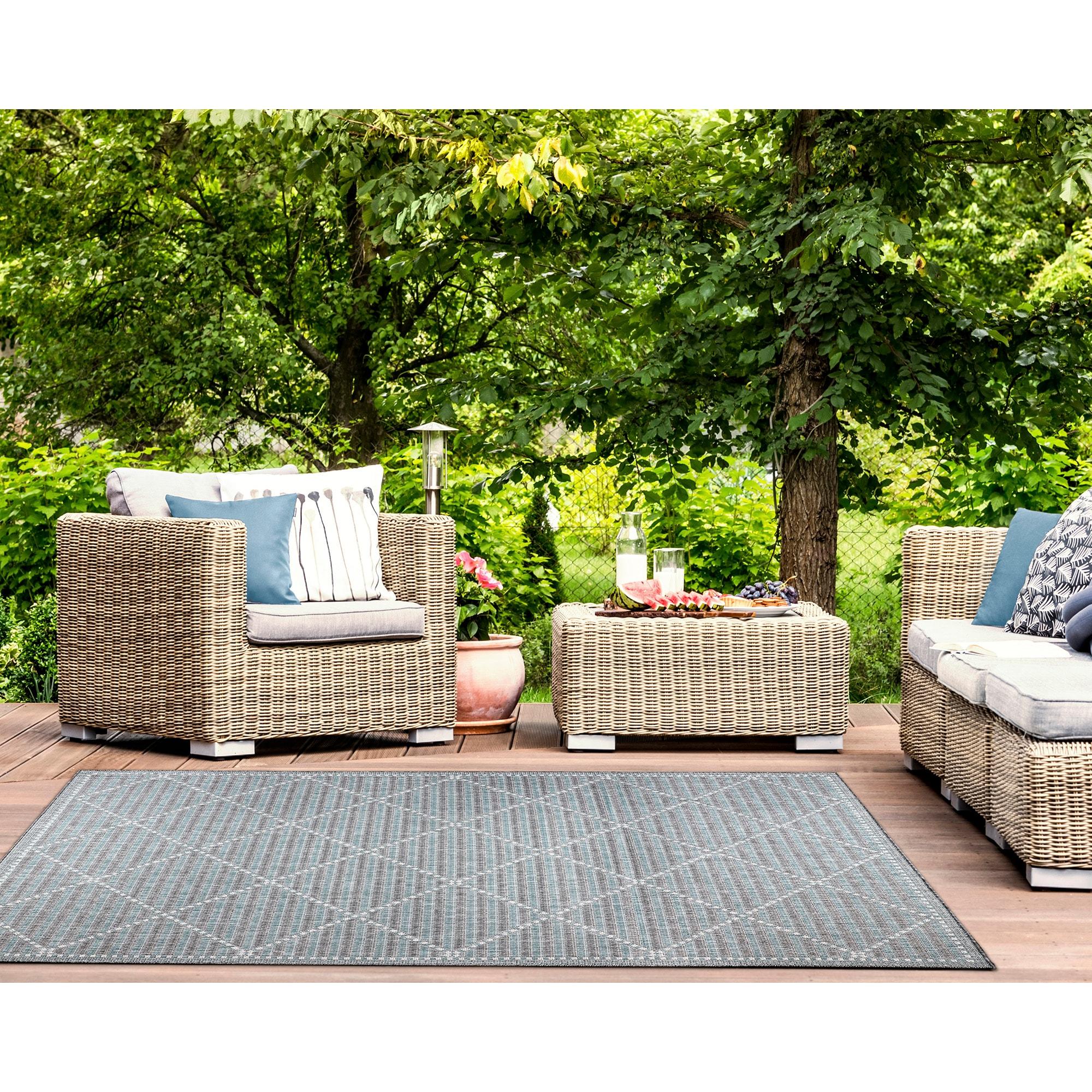 Liora Manne Malibu Checker Diamond Indoor/Outdoor Rug Aqua 3'3" x 4'11"