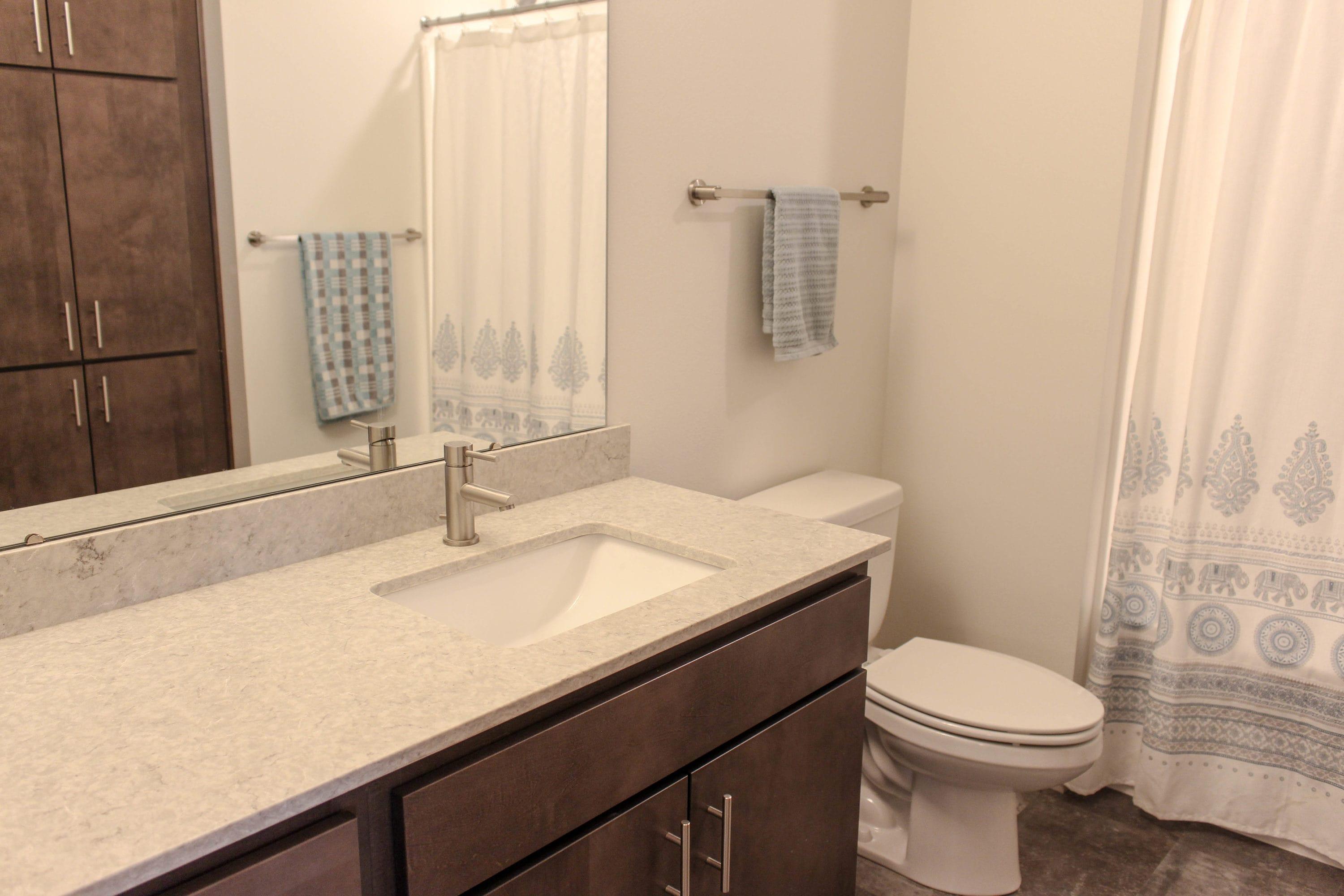 Eastport II Single Hole Bathroom Faucet with Drain Assembly