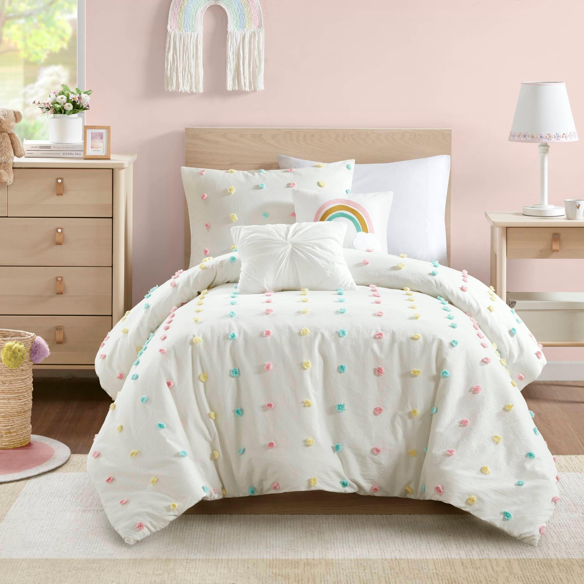 Intelligent Design Kids Callie Pom Pom Cotton Jacquard Quilt Set with Throw Pillows