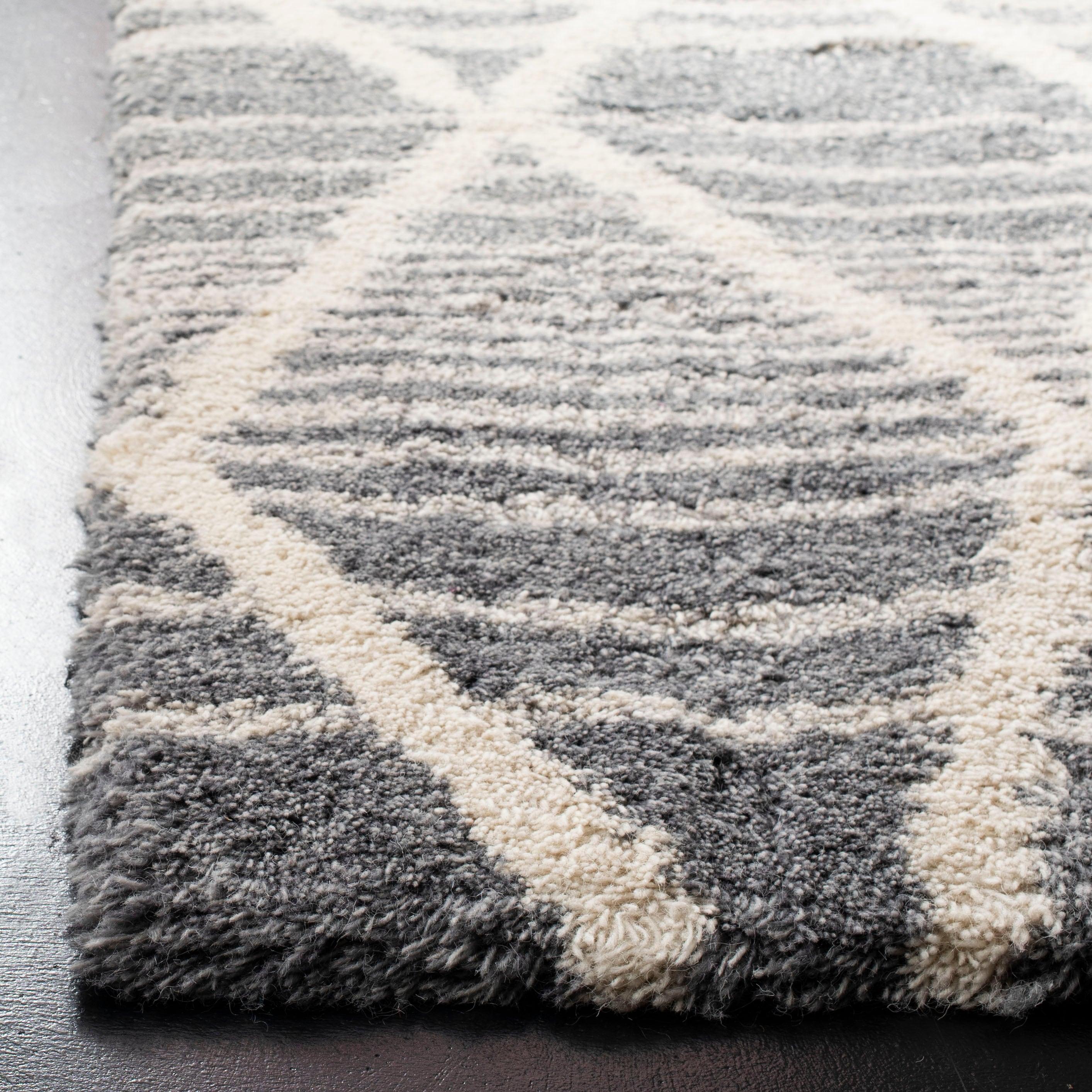 Casablanca CSB176 Hand Woven Area Rug - Grey/Ivory - 4'x6' - Safavieh.