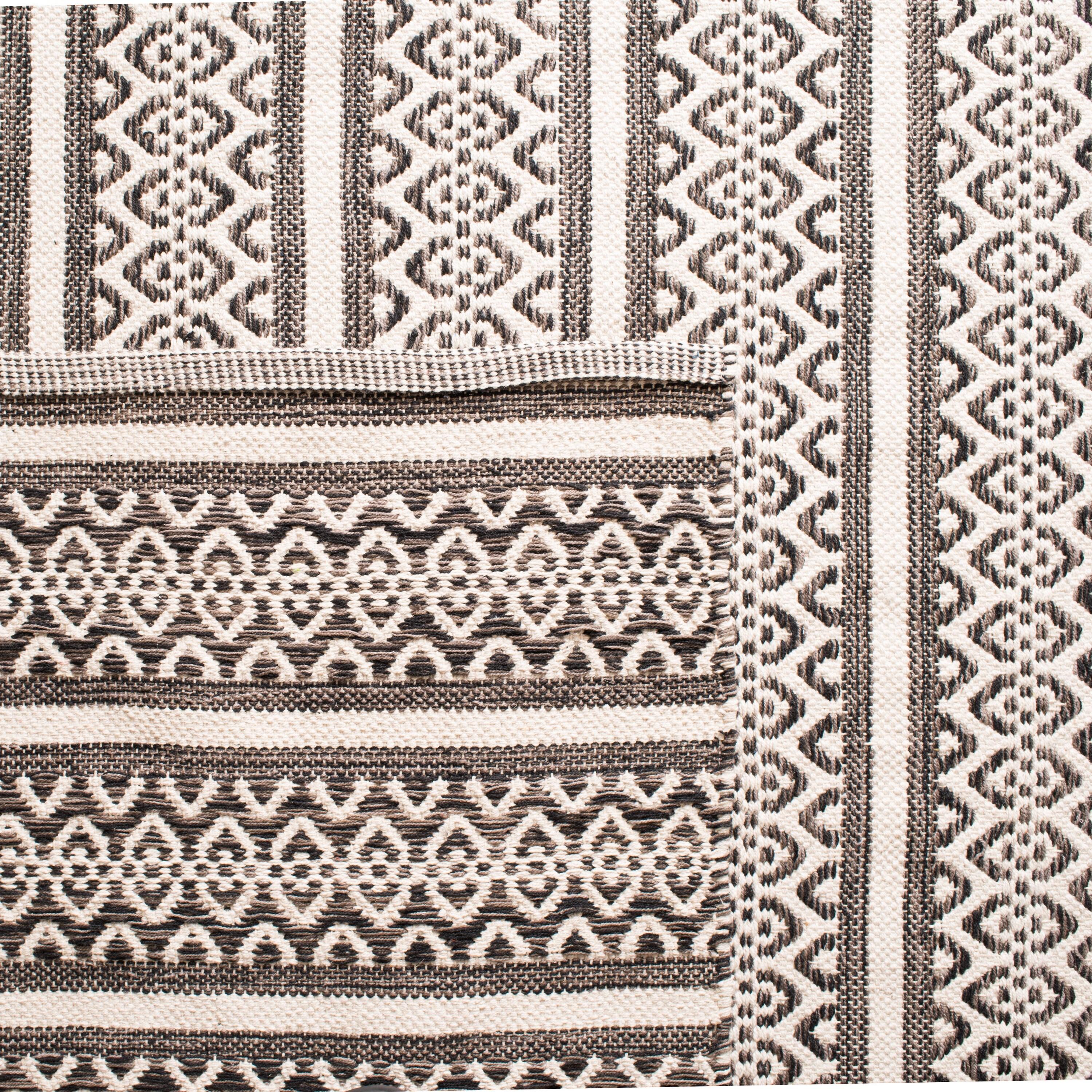 Montauk MTK341 Hand Woven Indoor Area Rug - Ivory/Black - 4'x6' - Safavieh.