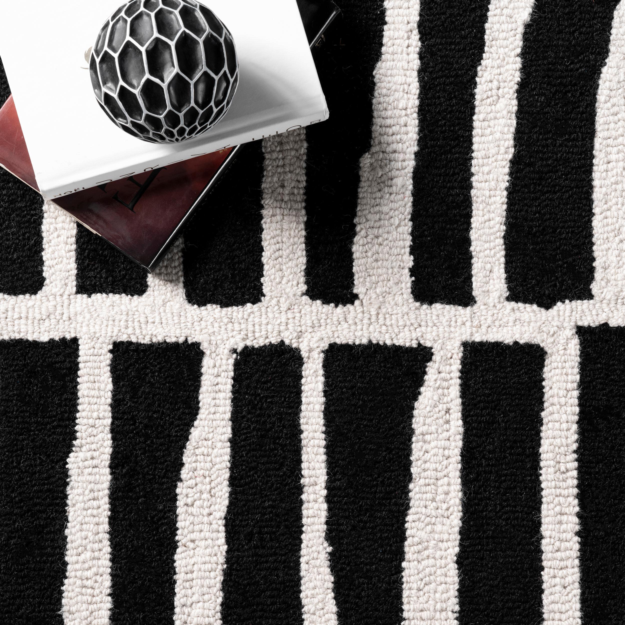 nuLOOM Roxane Contempoary Striped 2' 6" x 6' Runner