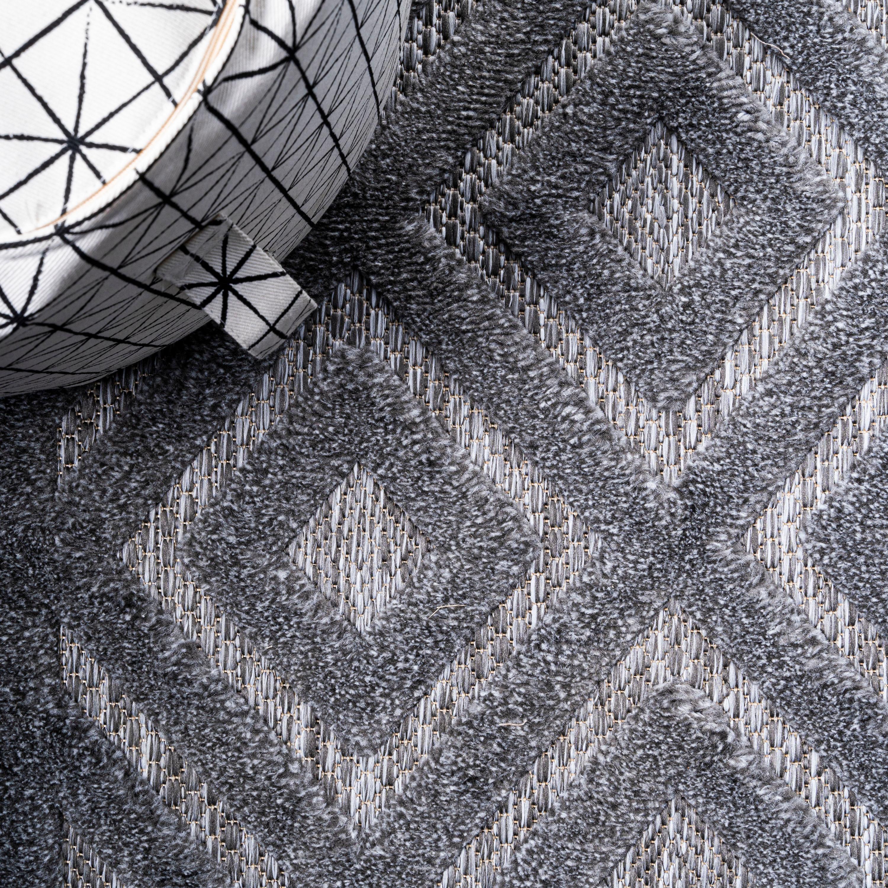 5' Round Portmany Neutral Diamond Trellis Indoor/Outdoor Area Rug, Dark Gray - JONATHAN Y